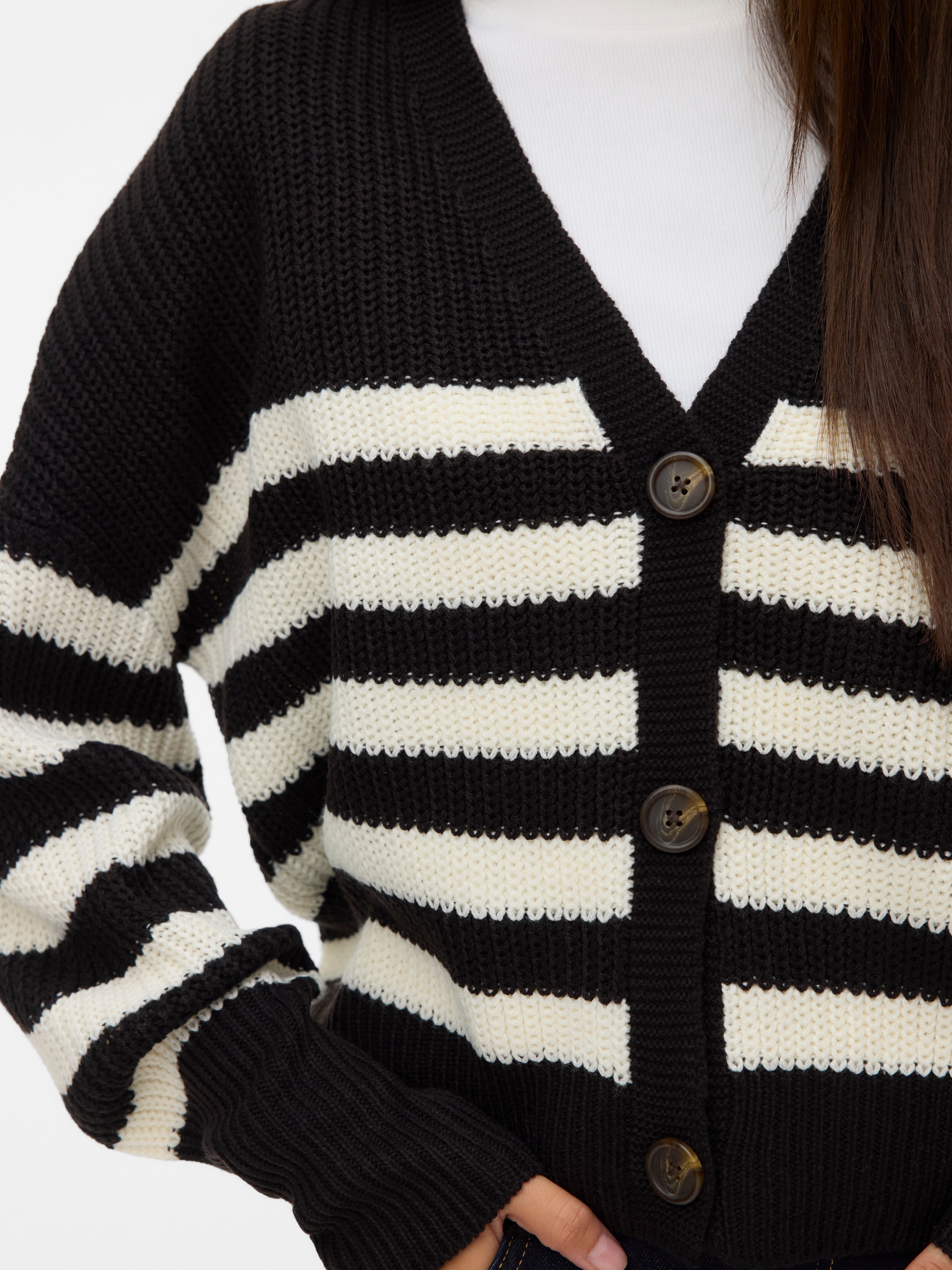 Vero Moda Strickjacke »VMLEA LS V-NECK CUFF CARDIGAN NOOS«, mit Knopfleiste