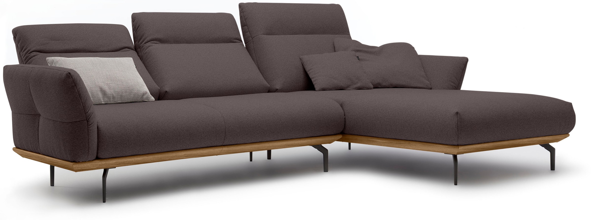 Creation BY ROLF BENZ Ecksofa »CR.460«, Sockel in Nussbaum, Winkelfüße in Umbragrau, Breite 298 cm