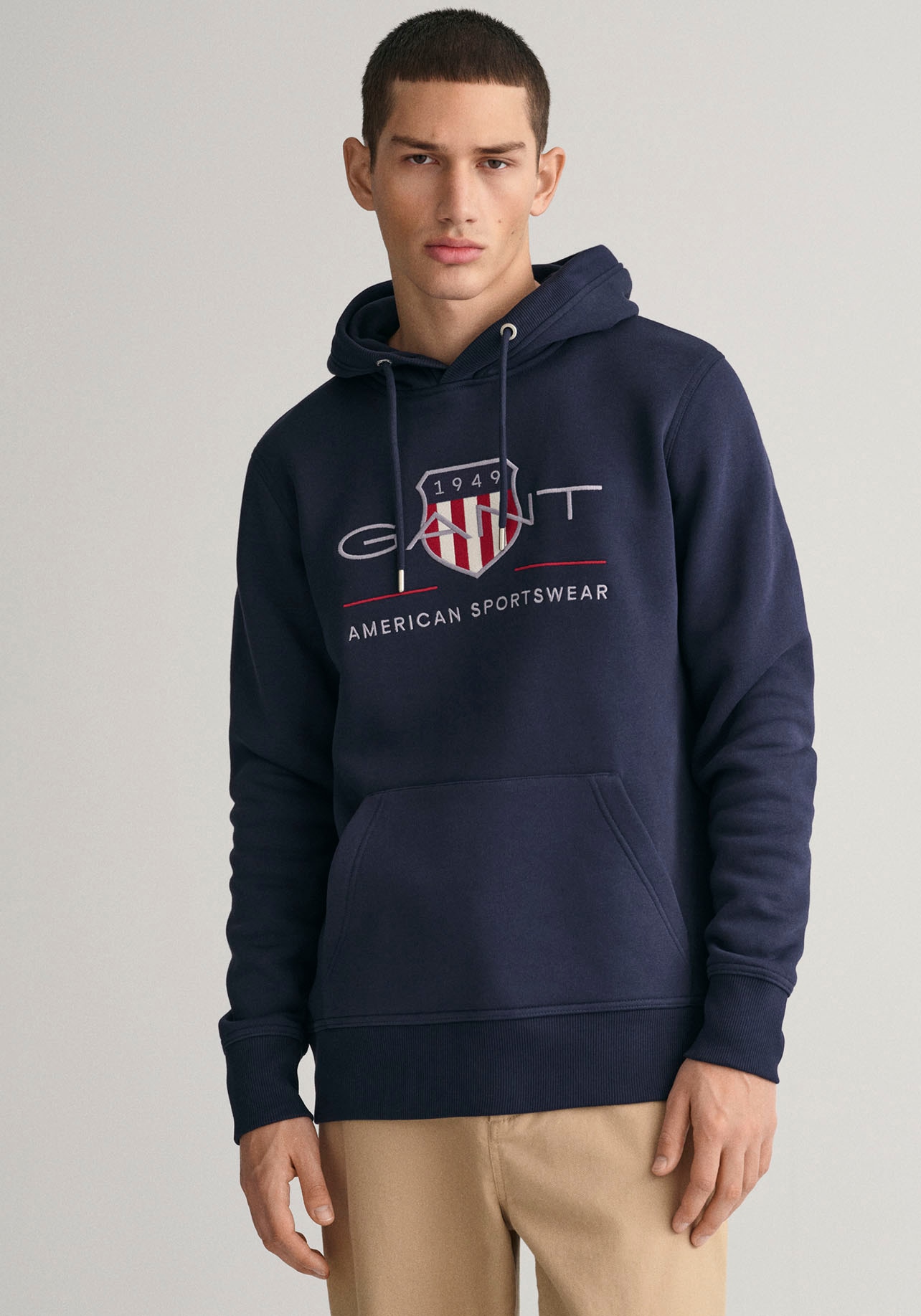 Gant Hoodie "REG ARCHIVE SHIELD HOODIE", mit modischer Logostickerei auf der Brust