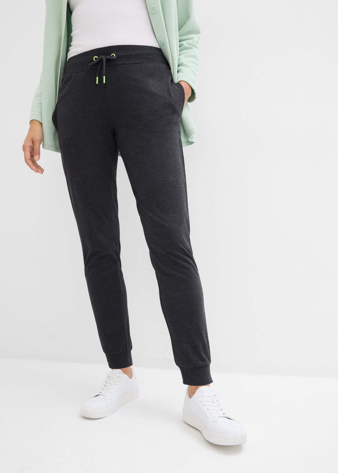 bonprix Jogginghose aus Stretch-Material, lockere Passform, für Frühjahr und Sommer
