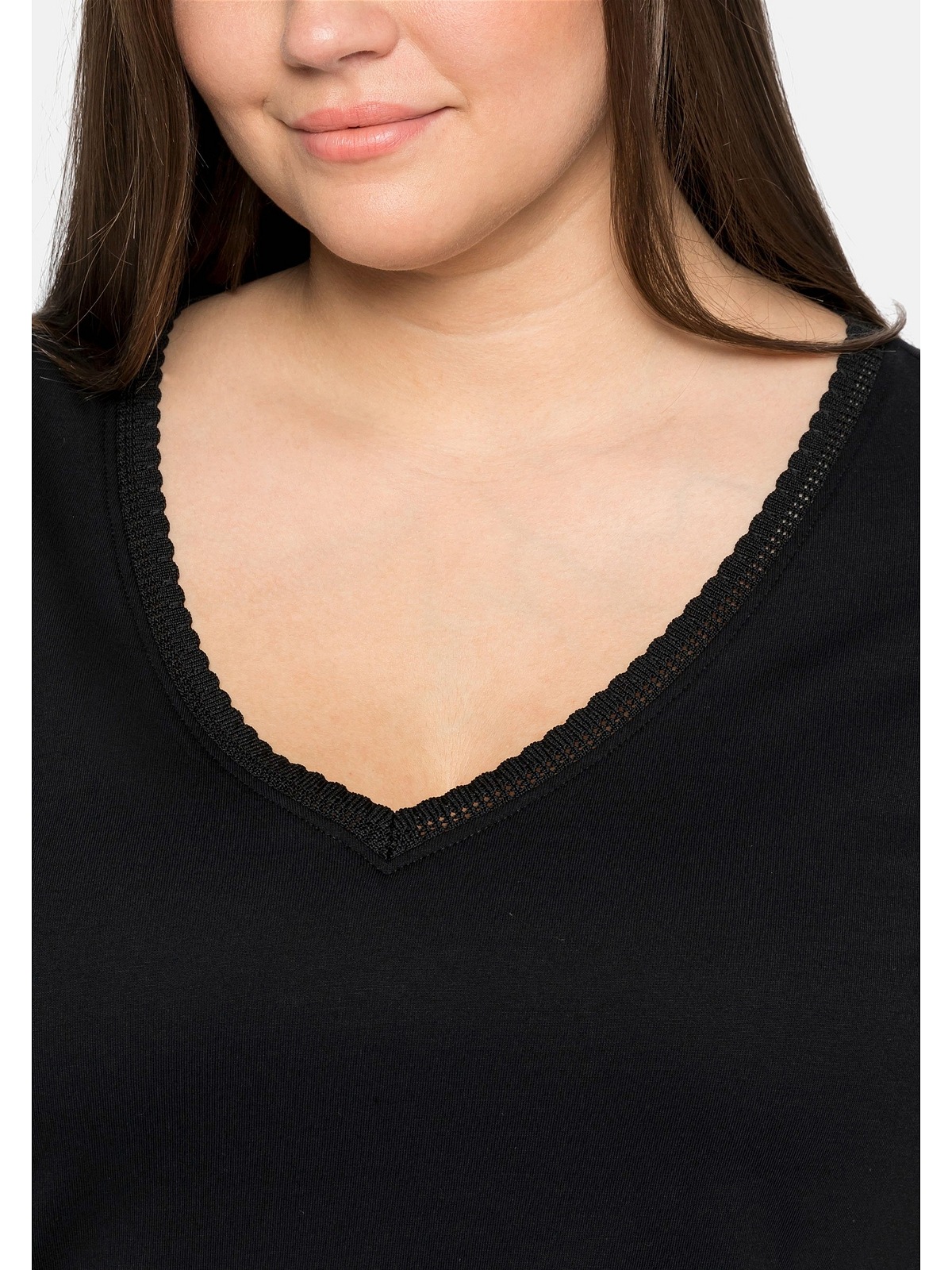 Sheego T-Shirt »Große Größen«, mit dezenter Spitze am V-Ausschnitt für  bestellen | BAUR