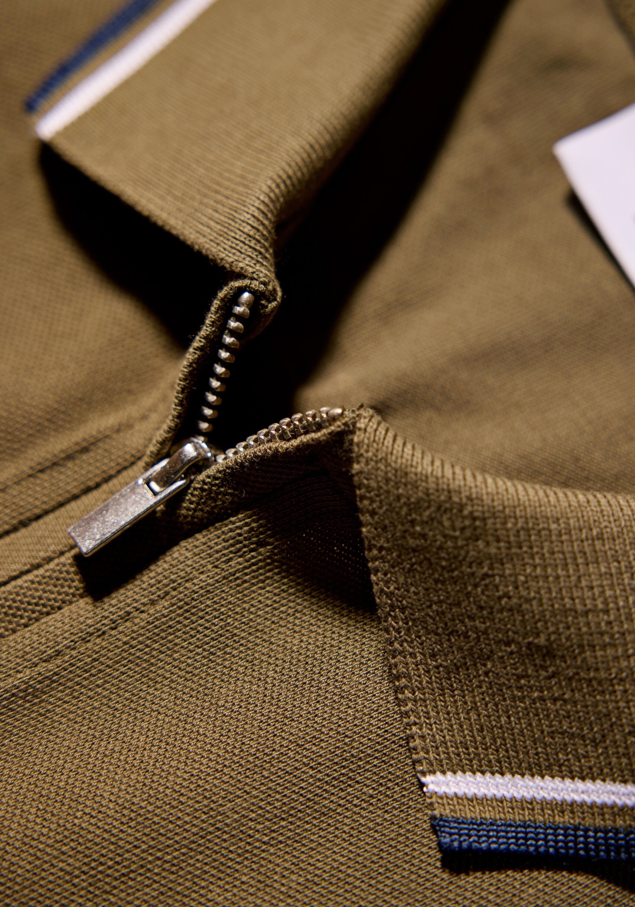Poloshirt LINDBERGH "Poloshirt Relaxed Fit", Herren, Gr. M, grün (dk jungle grün), Obermaterial: 100% Baumwolle, unifarben, lässig geschnitten, Shirts 3