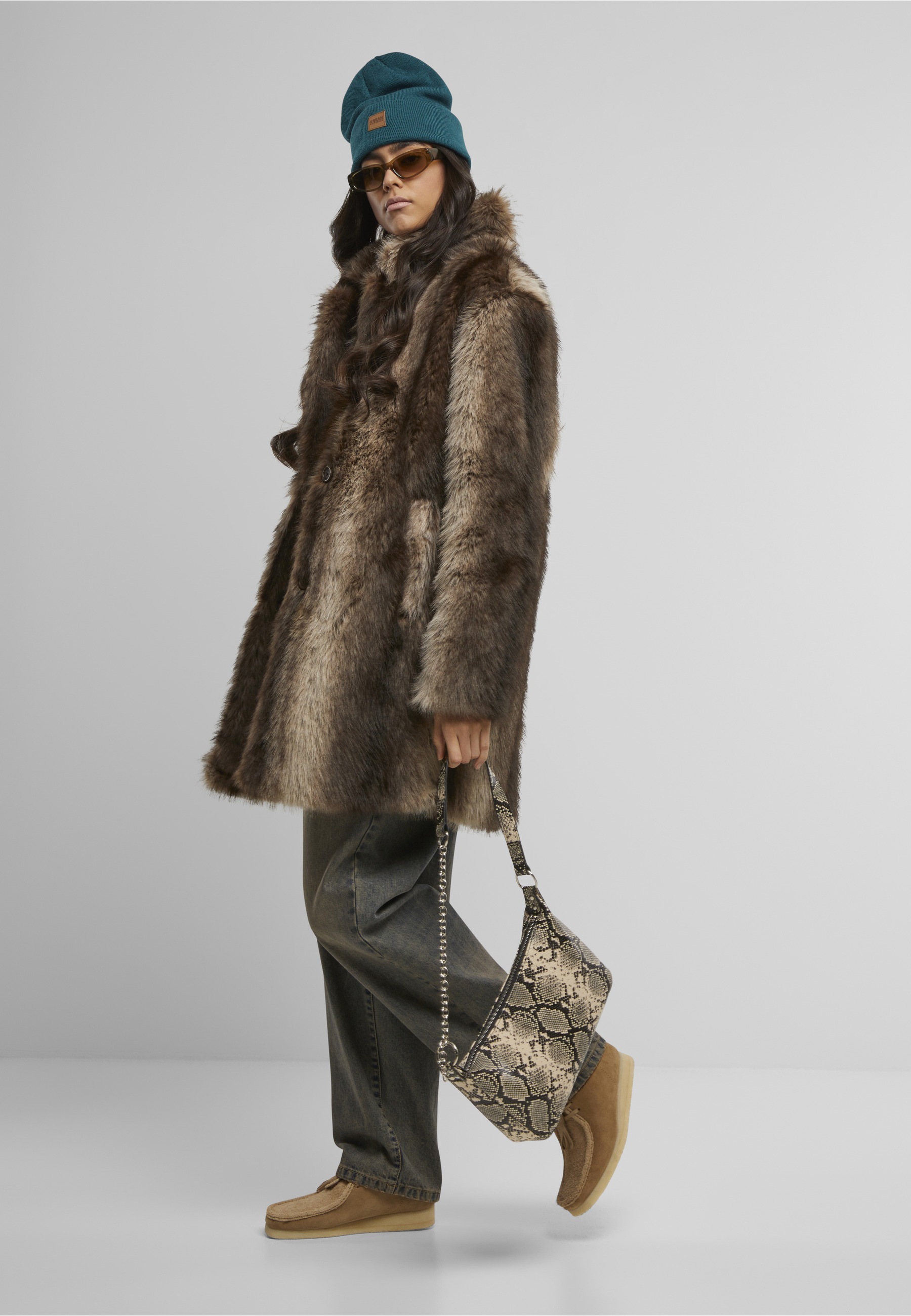 URBAN CLASSICS Beanie »Urban Classics Unisex Synthetic Leatherpatch Long Beanie« 1 Stk.