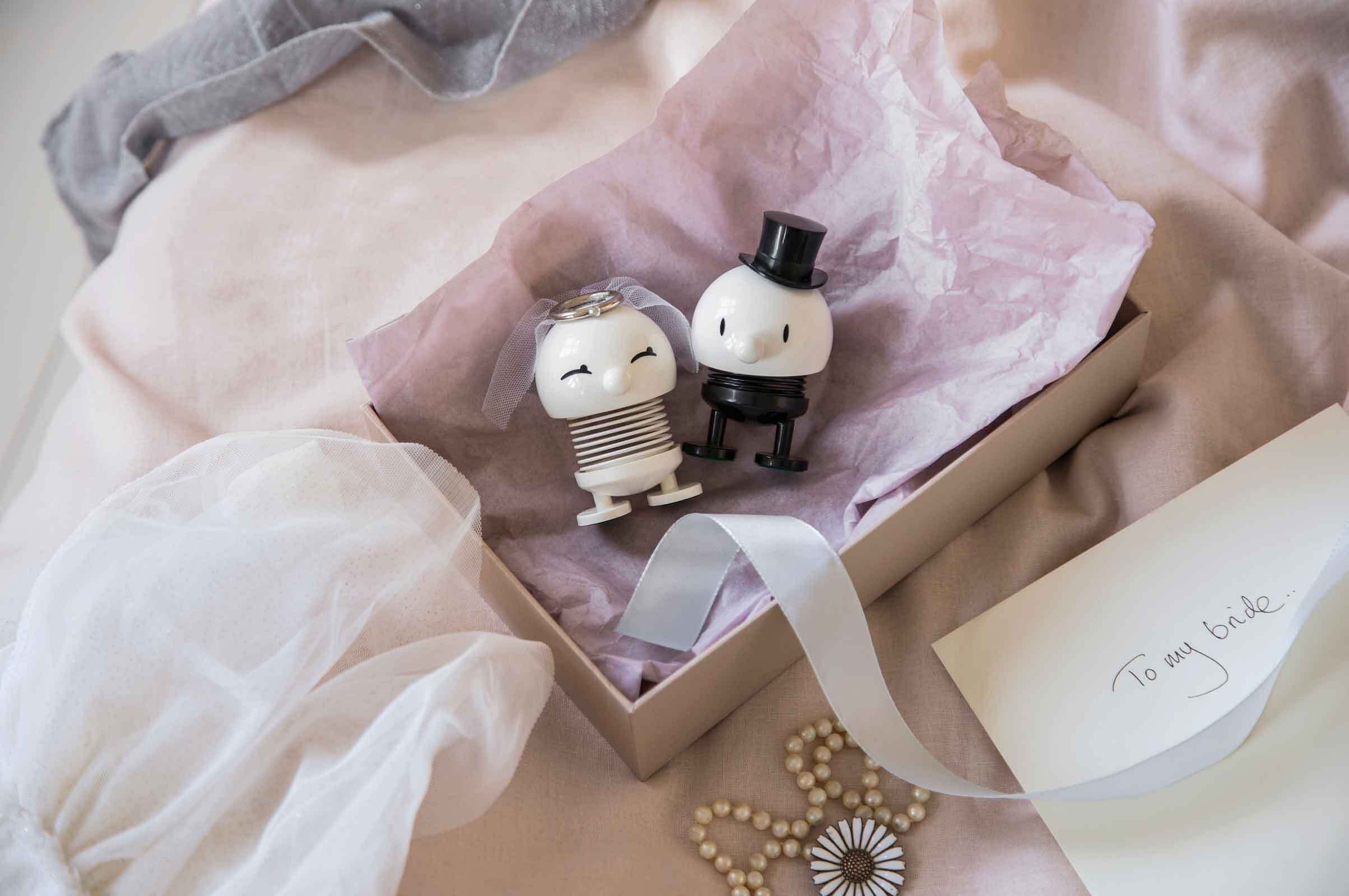 HOPTIMIST Dekofigur »Dekofigur Wedding Bride 7,2 cm weiß«