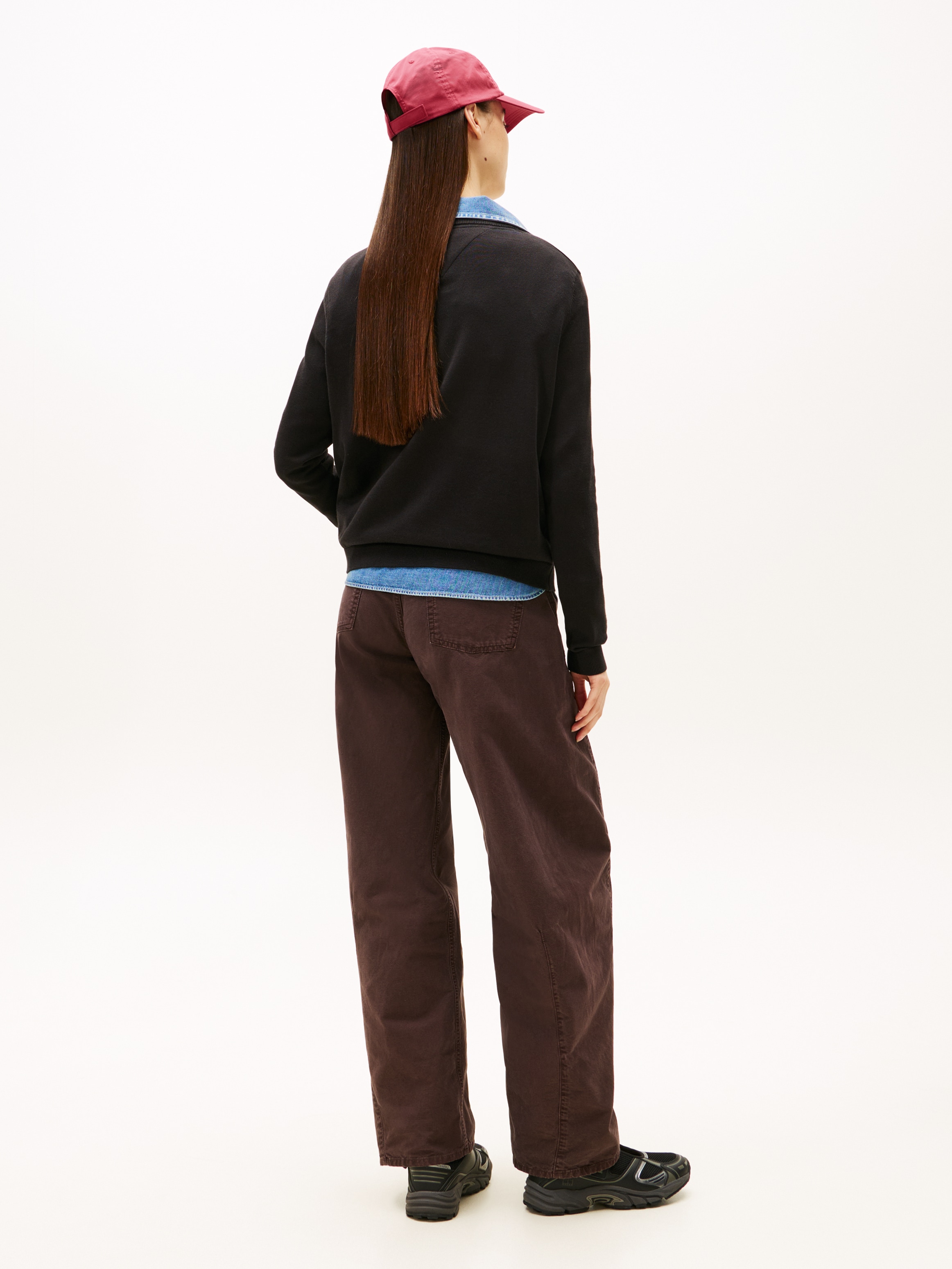 Tommy Jeans V-Ausschnitt-Pullover »TJW ESSENTIAL VNECK SWEATER EXT«, mit Logostickerei