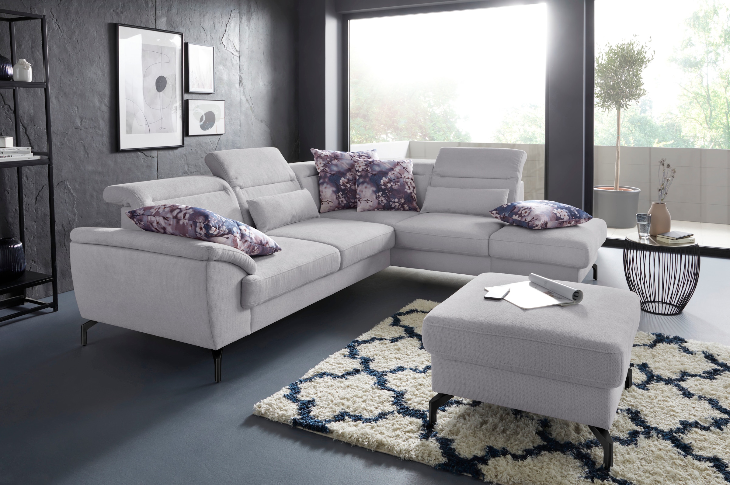 sit&more Ecksofa "Percy L-Form" 15 cm Fußhöhe, Sitztiefenverstellung, wahlweise in 2 Fußfarben