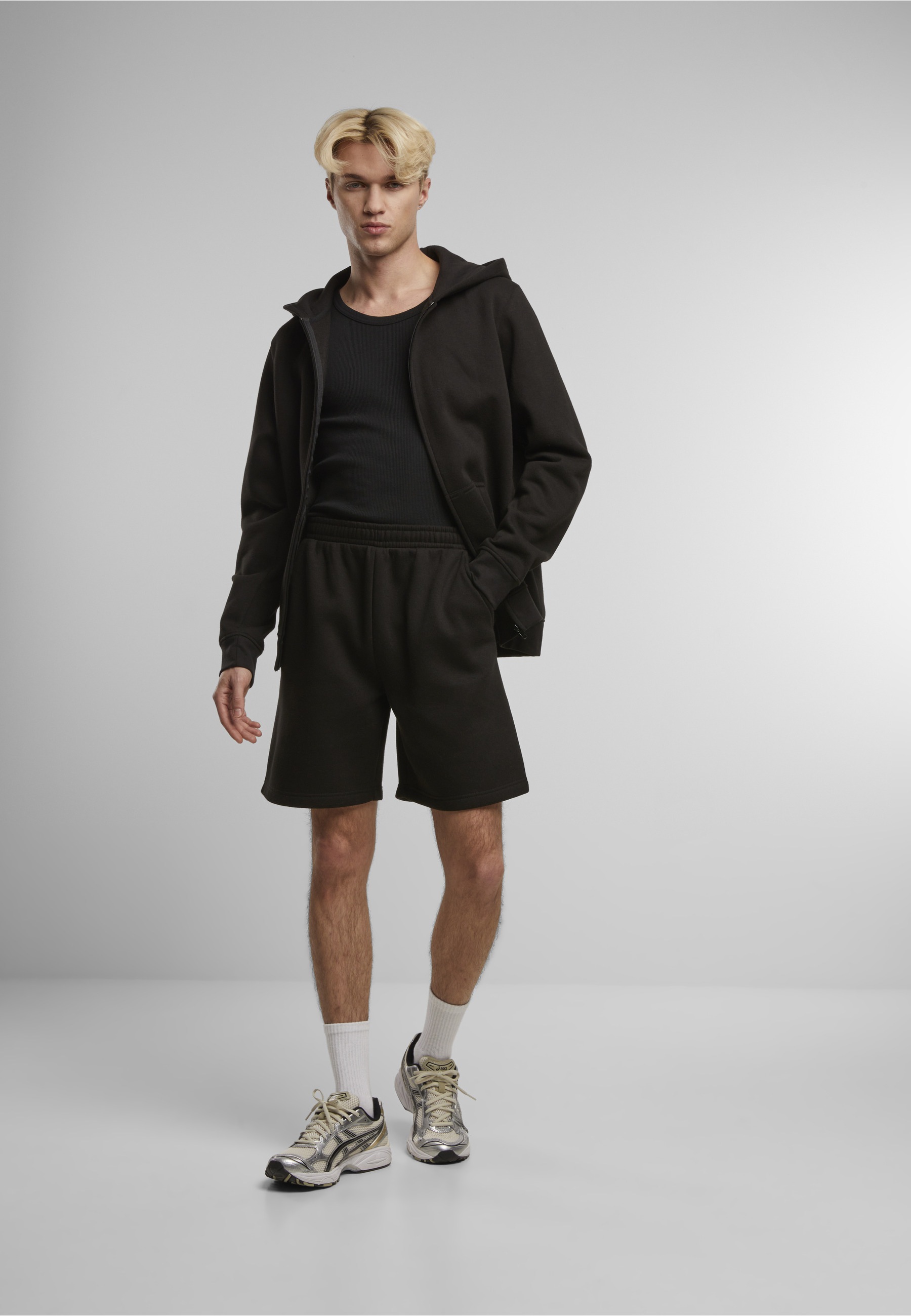 URBAN CLASSICS Sweatshorts »Urban Classics Basic Essential Sweatshorts«