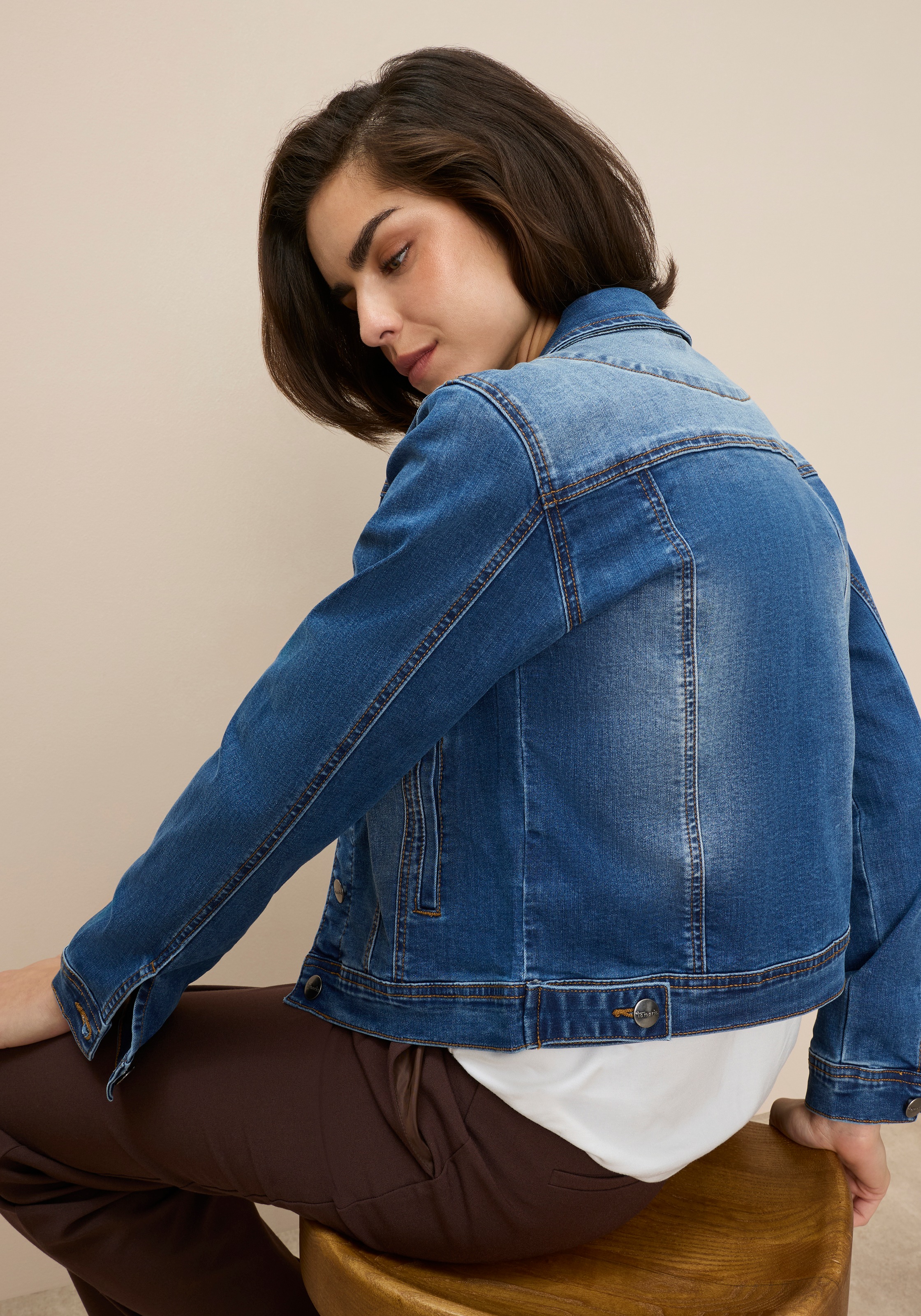 Tamaris Jeansjacke aus elastischem Denim-Material, mit Brusttaschen und Ein günstig online kaufen