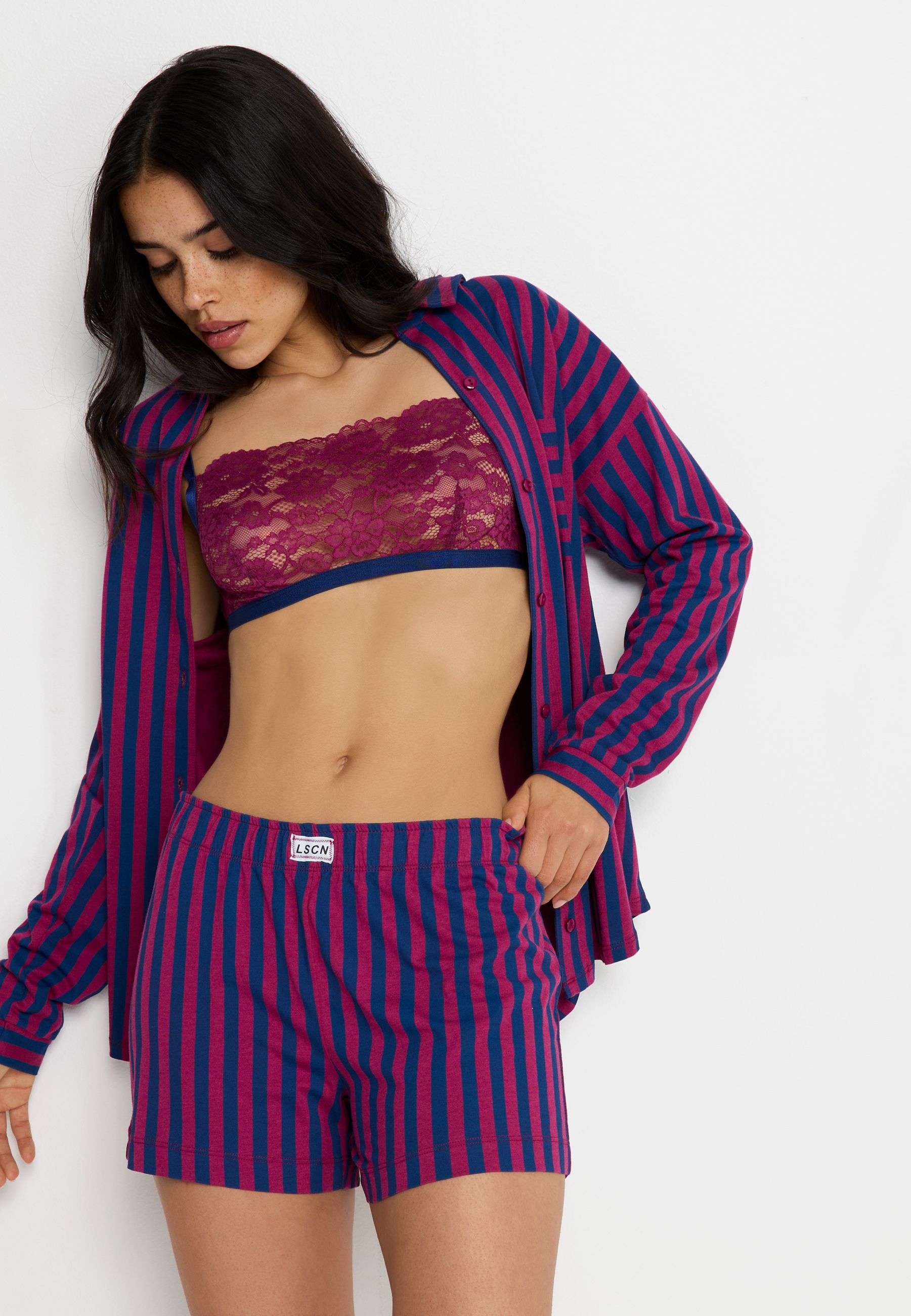 LSCN by LASCANA Shorty, (2 tlg.), mit schönem Streifenprint