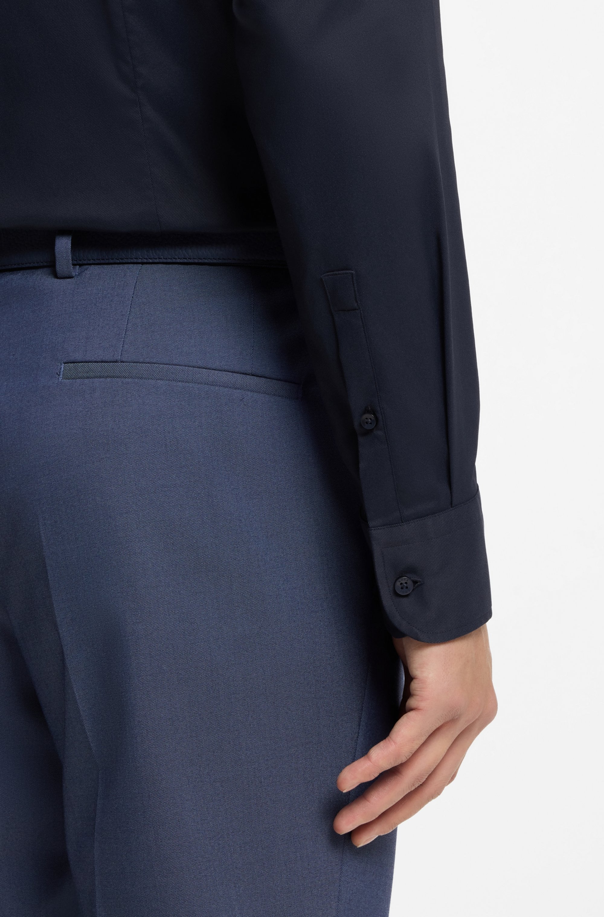 BOSS Businesshemd »HANK« Slim-Fit, aus funktionalem Stretch-Twill, Kentkragen