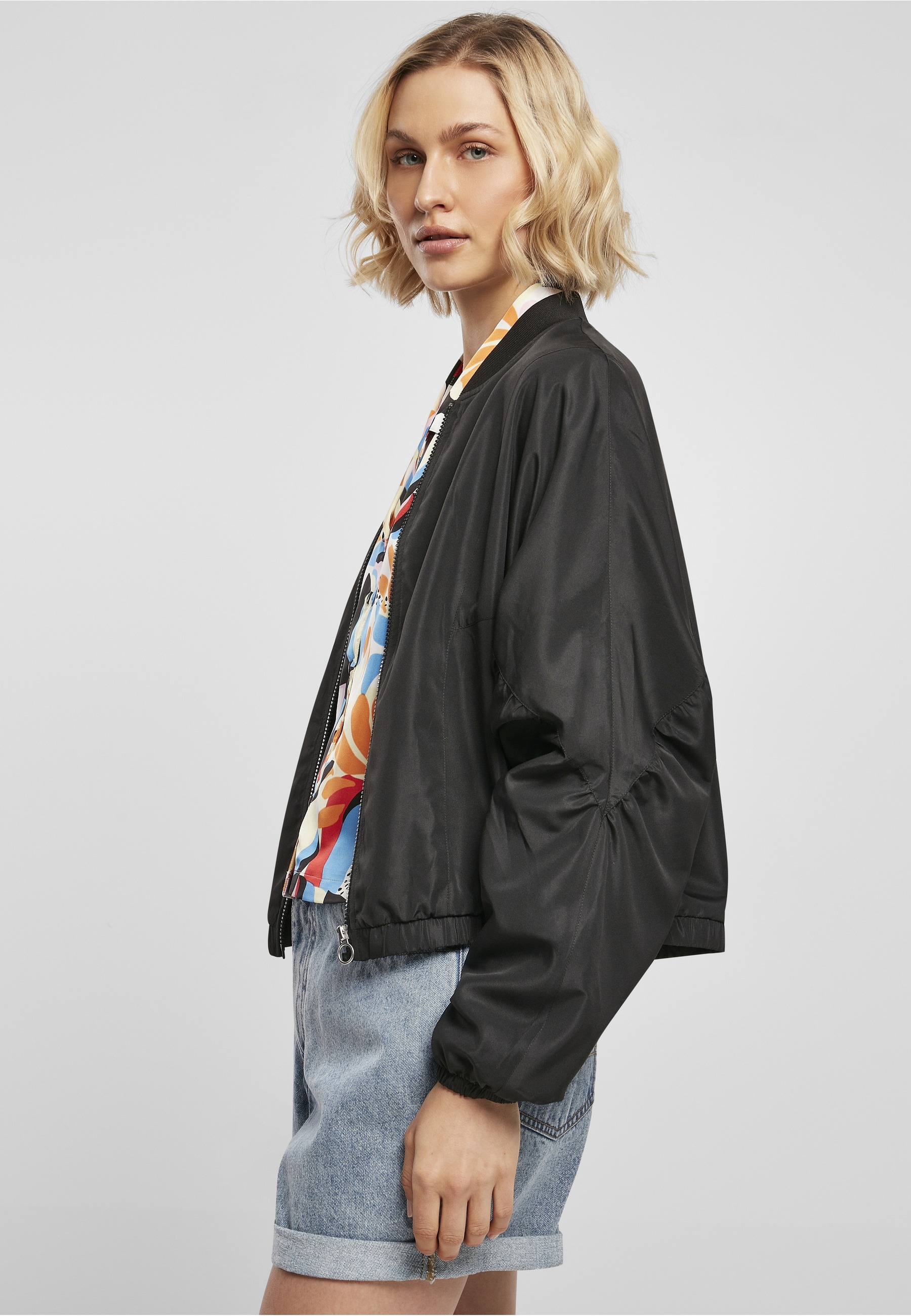 URBAN CLASSICS Anorak »Urban Classics Damen Ladies Recycled Batwing Bomber Jacket« 1 Stk. tlg. ohne Kapuze