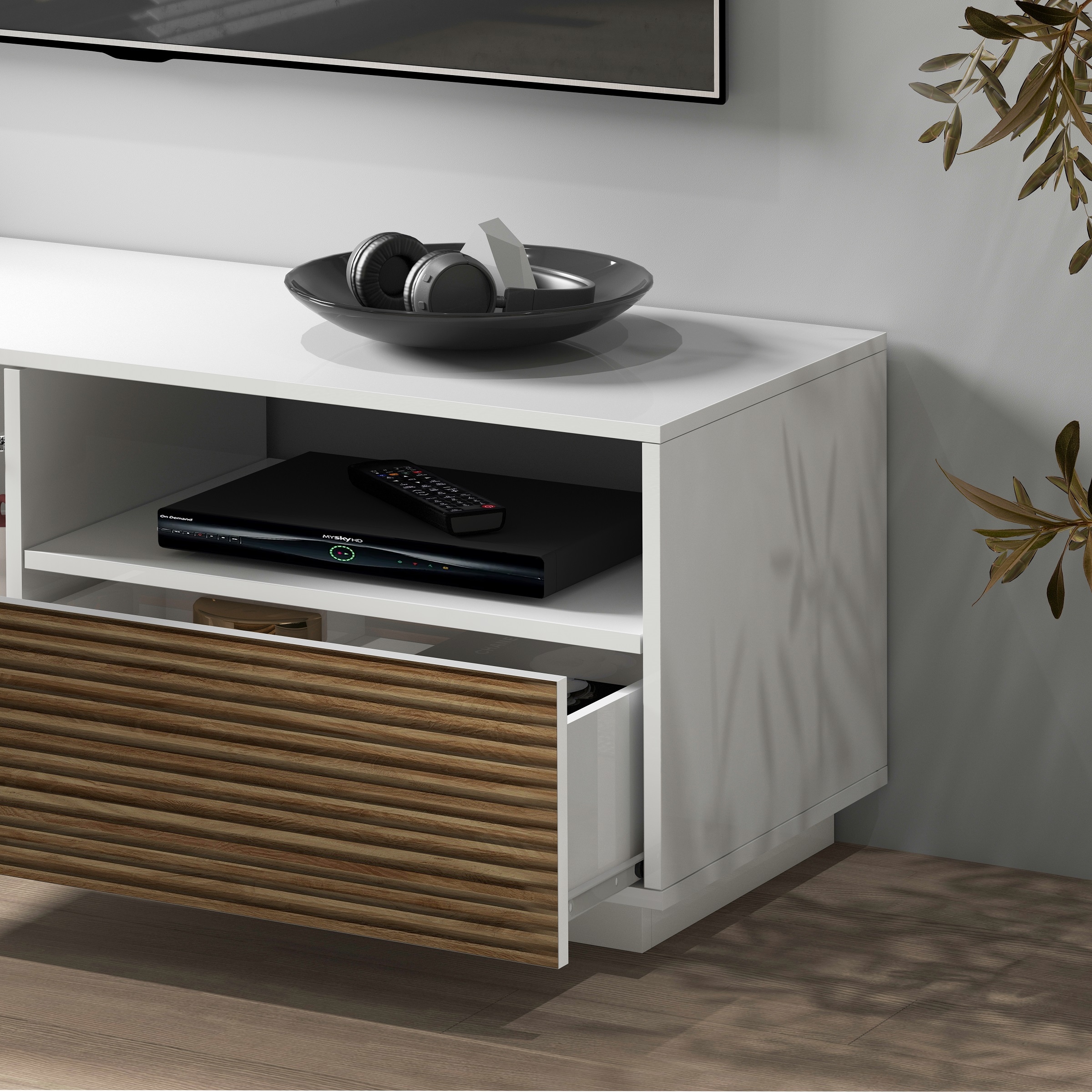 INOSIGN Lowboard »Vega,Lowboard,TV Board,TV Schrank,150 cm«, mit 2 Türen und 1 Schublade,Fronten mit Rillen-Optik