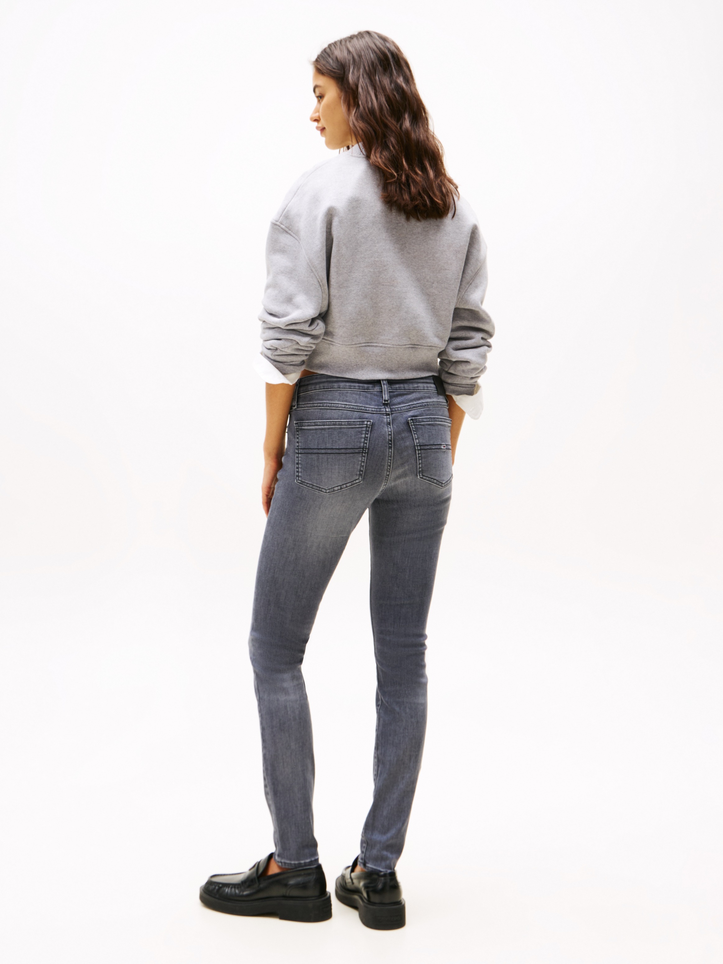 Tommy Jeans Skinny-fit-Jeans »Sophie Low Waist Skinny«, mit Logo-Badge, in Knöchellänge
