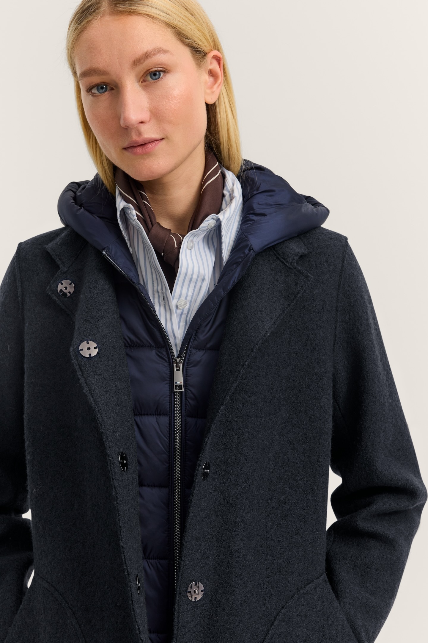 bugatti Wollmantel »Modern Fit«, mit Kapuze & herausnehmbarer Weste