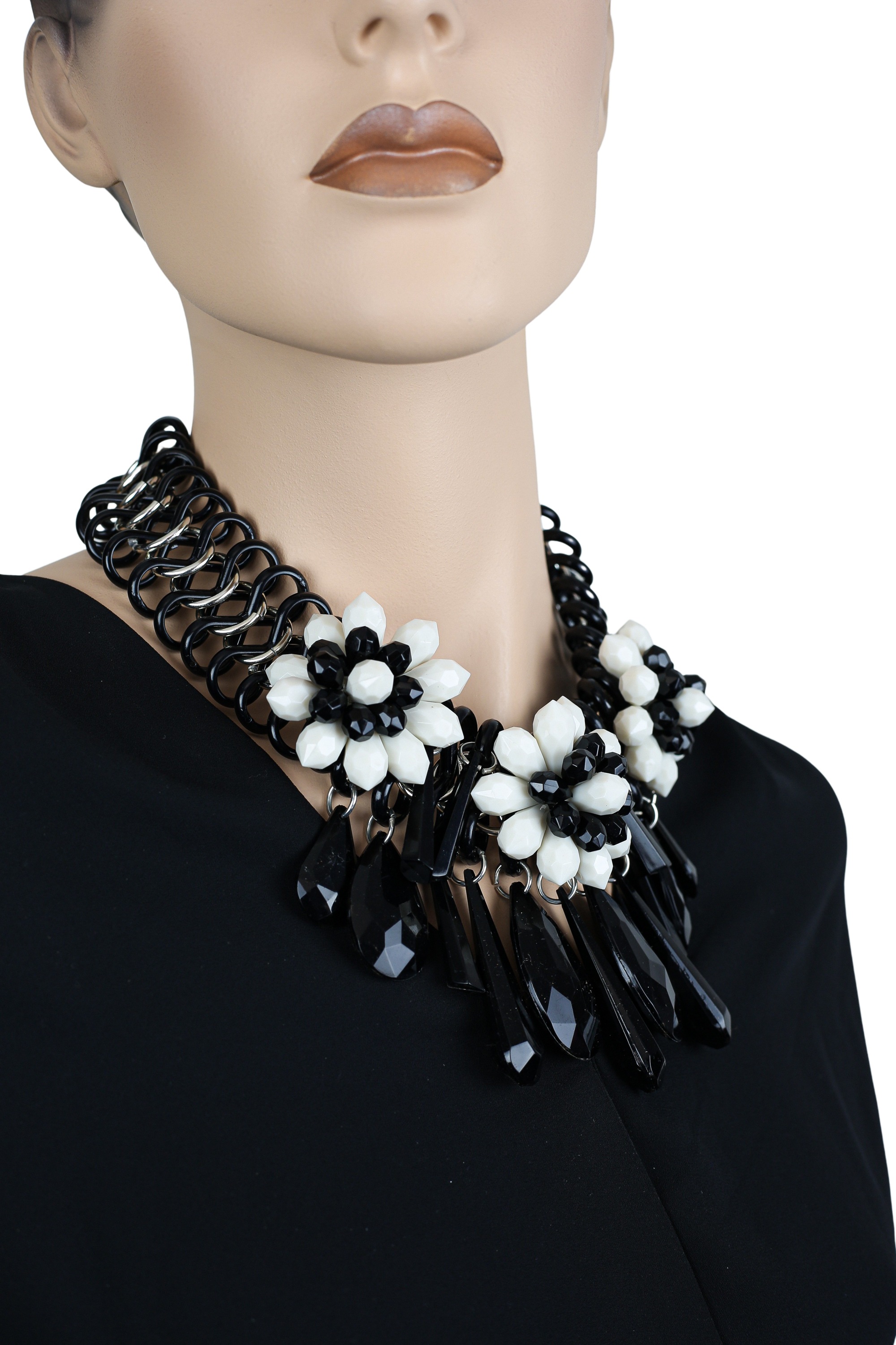 COLLEZIONE ALESSANDRO Kette mit Anhänger »Fiori«, mit drei Blüten aus facettierten Perlen
