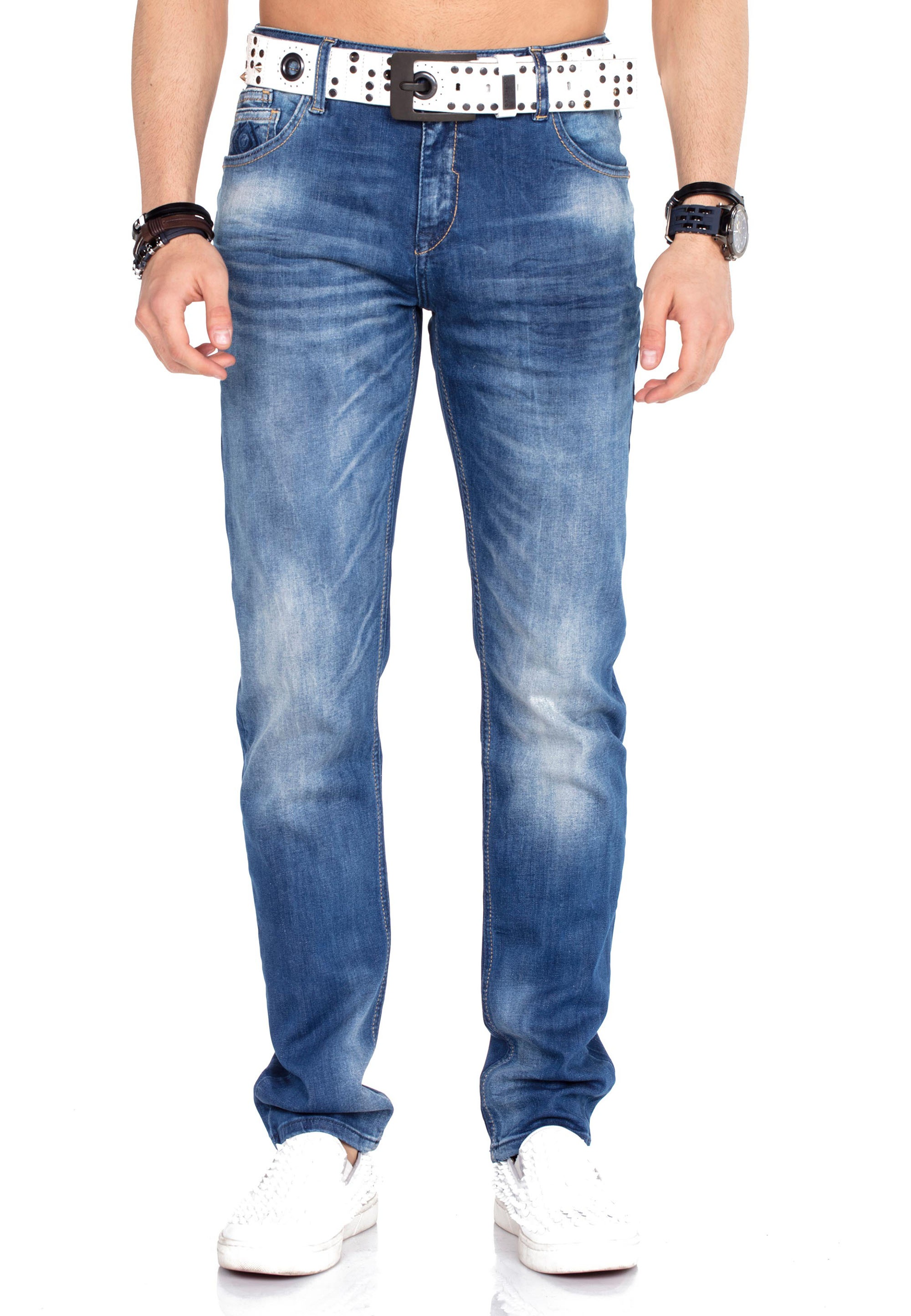 Cipo & Baxx Straight-Jeans, mit stylischem Gürtel