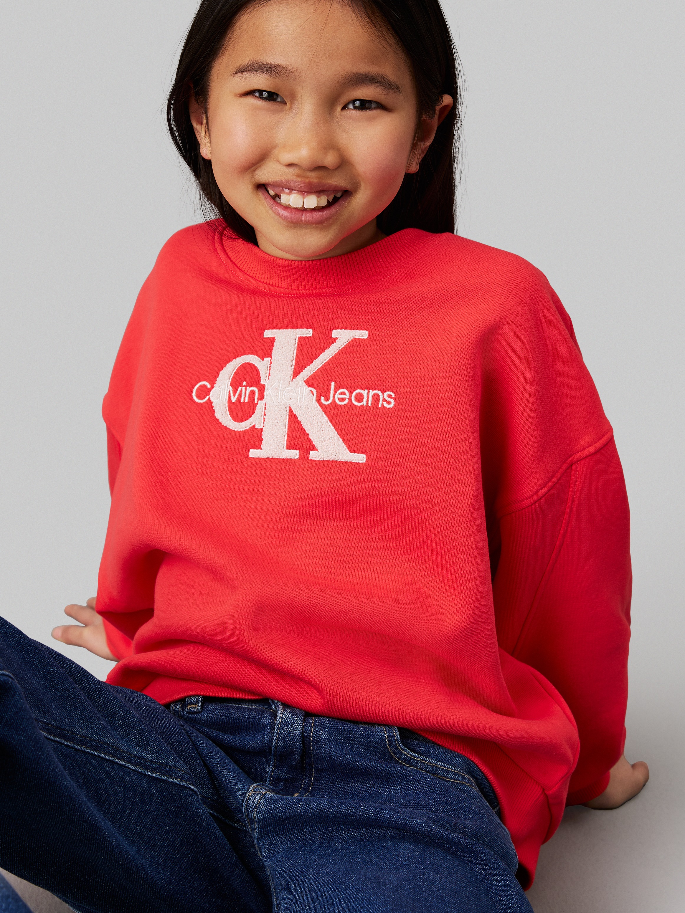 Calvin Klein Jeans Sweatshirt »Teddy Monologo Fleece Cn«, für Kinder bis 16 Jahre und mit Stickerei