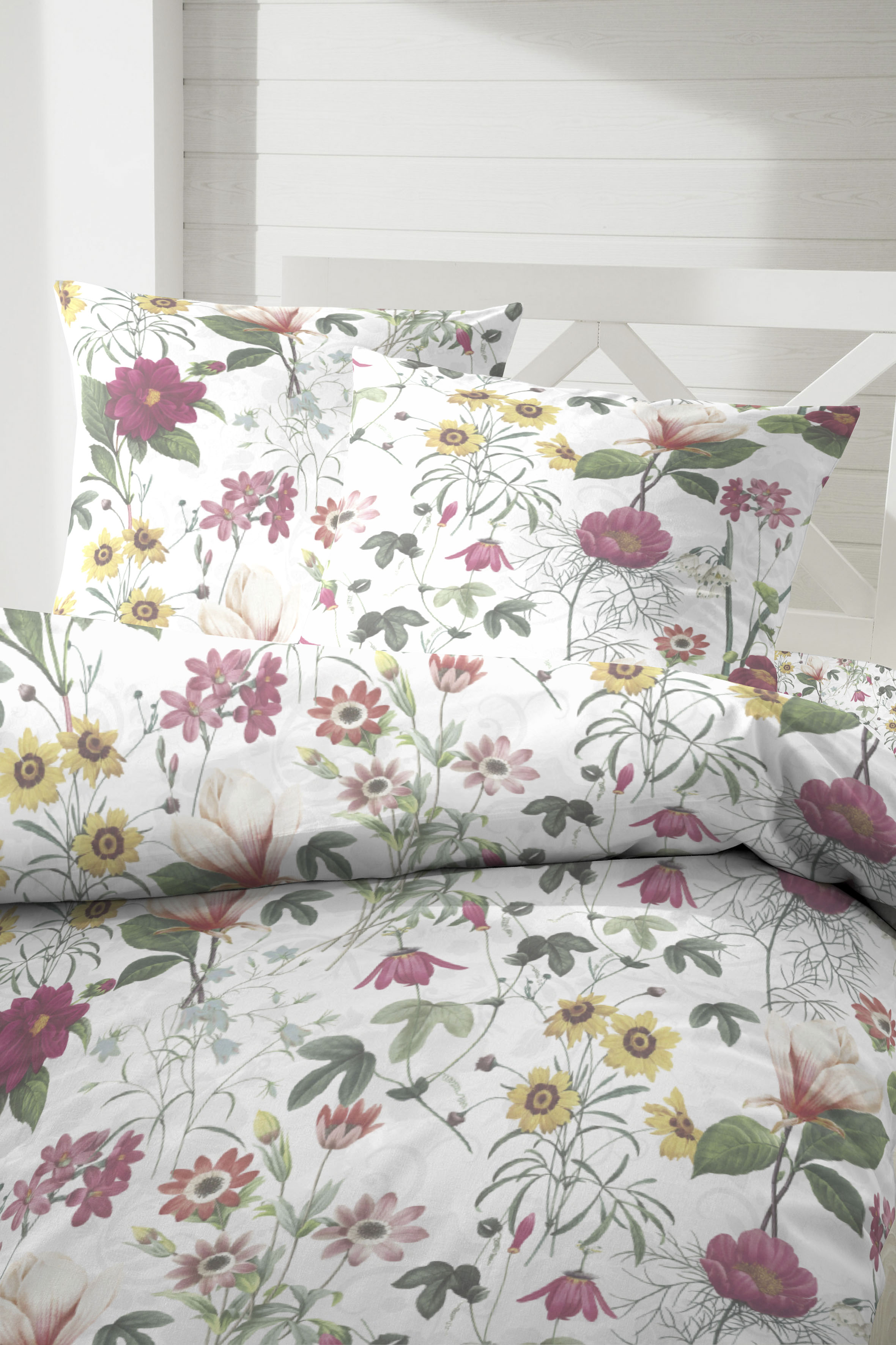 Thumbnail - Primera Bettwäsche "Mako-Satin Bettwäsche Wilder Garten" 2 Stk. tlg. mit einem romantischen Blumenmuster