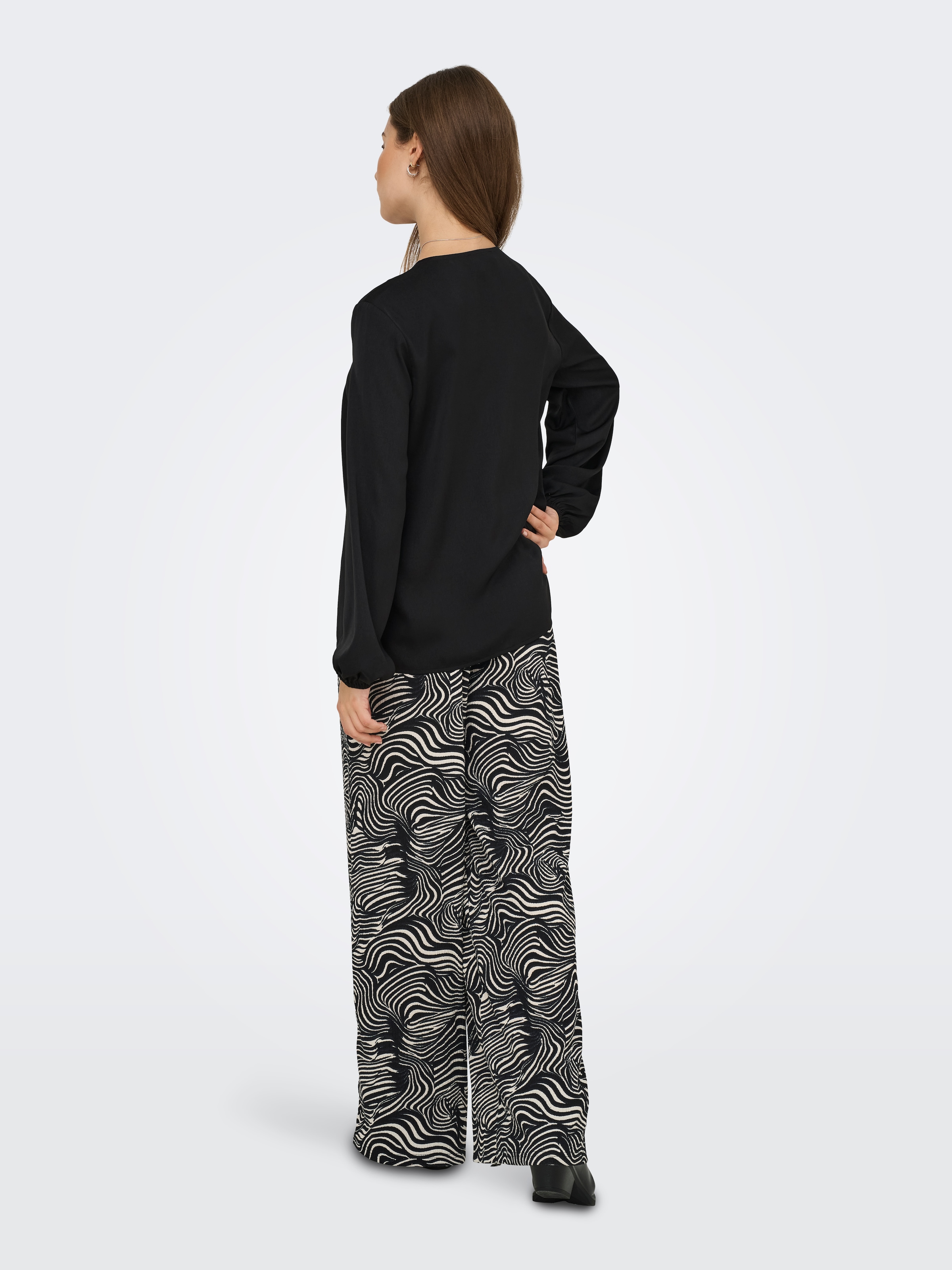 ONLY Langarmshirt »ONLLUCY LIFE LS V-NECK TOP WVN«
