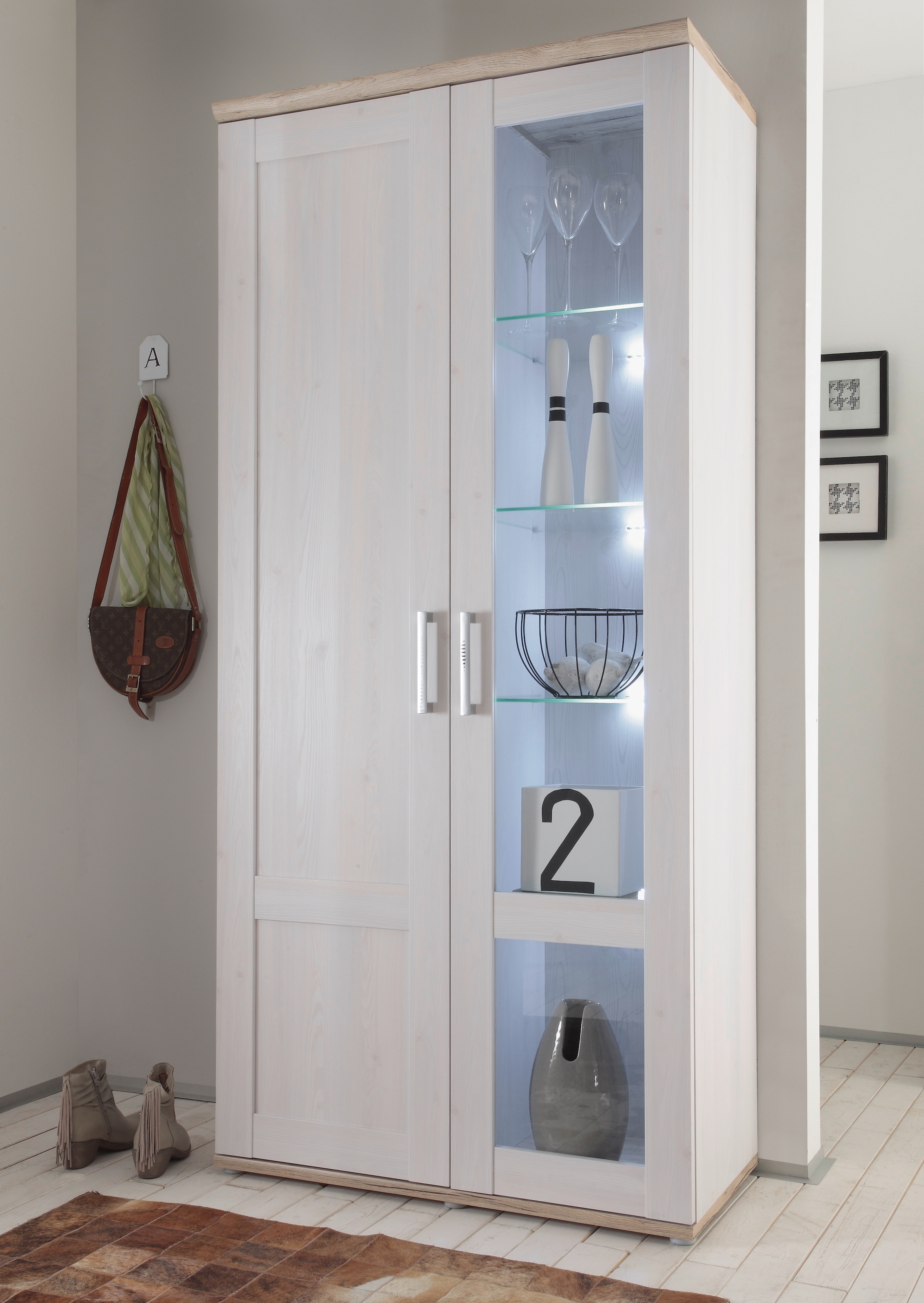 HBZ Vitrine »Romance«, (1 St.), mit LED-Beleuchtung, Vitrinenschrank im Landhausstil