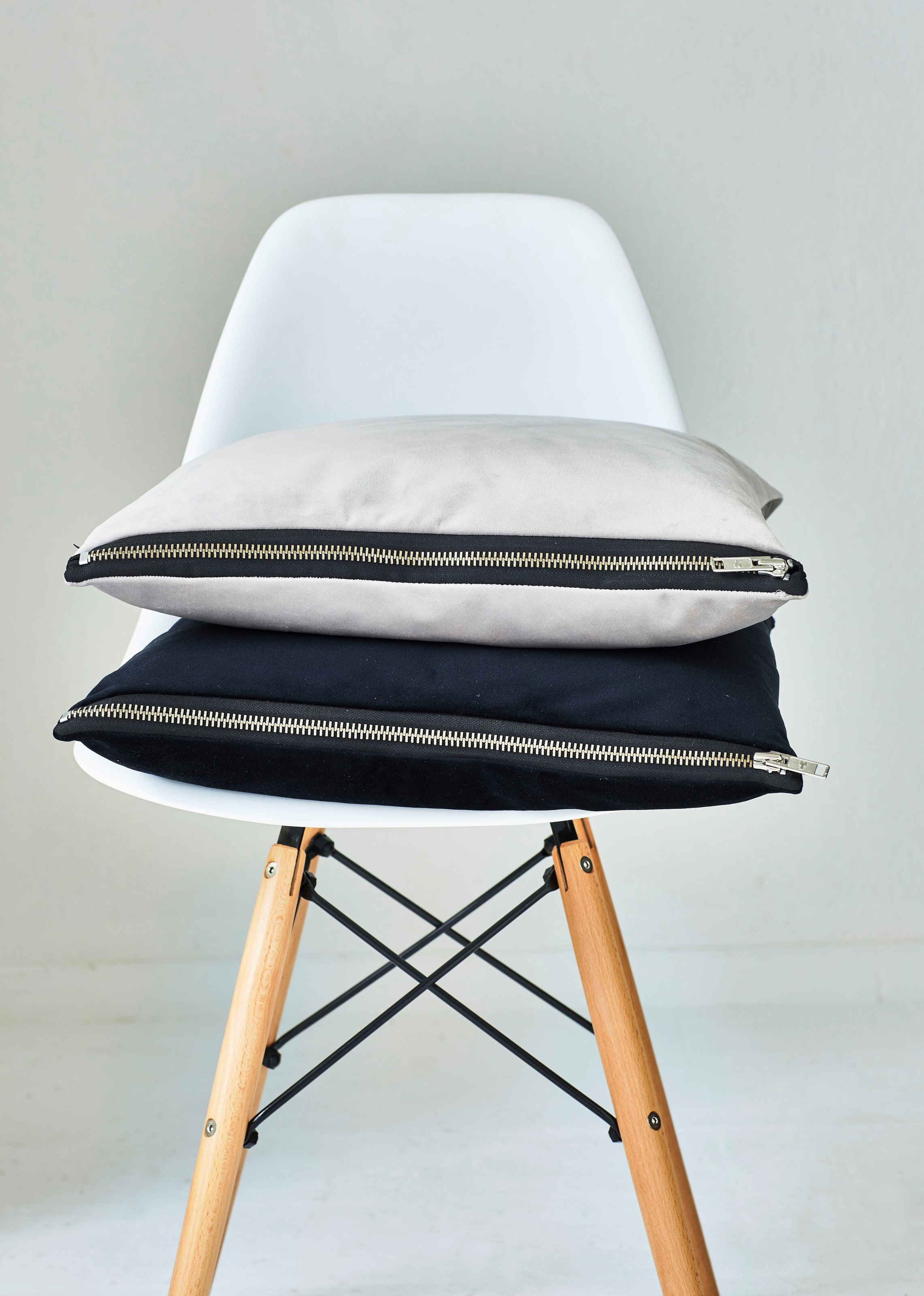 APELT Dekokissen "TASSILO" Uni, Samt, Kissenhülle mit Füllung, 1 Stück günstig online kaufen