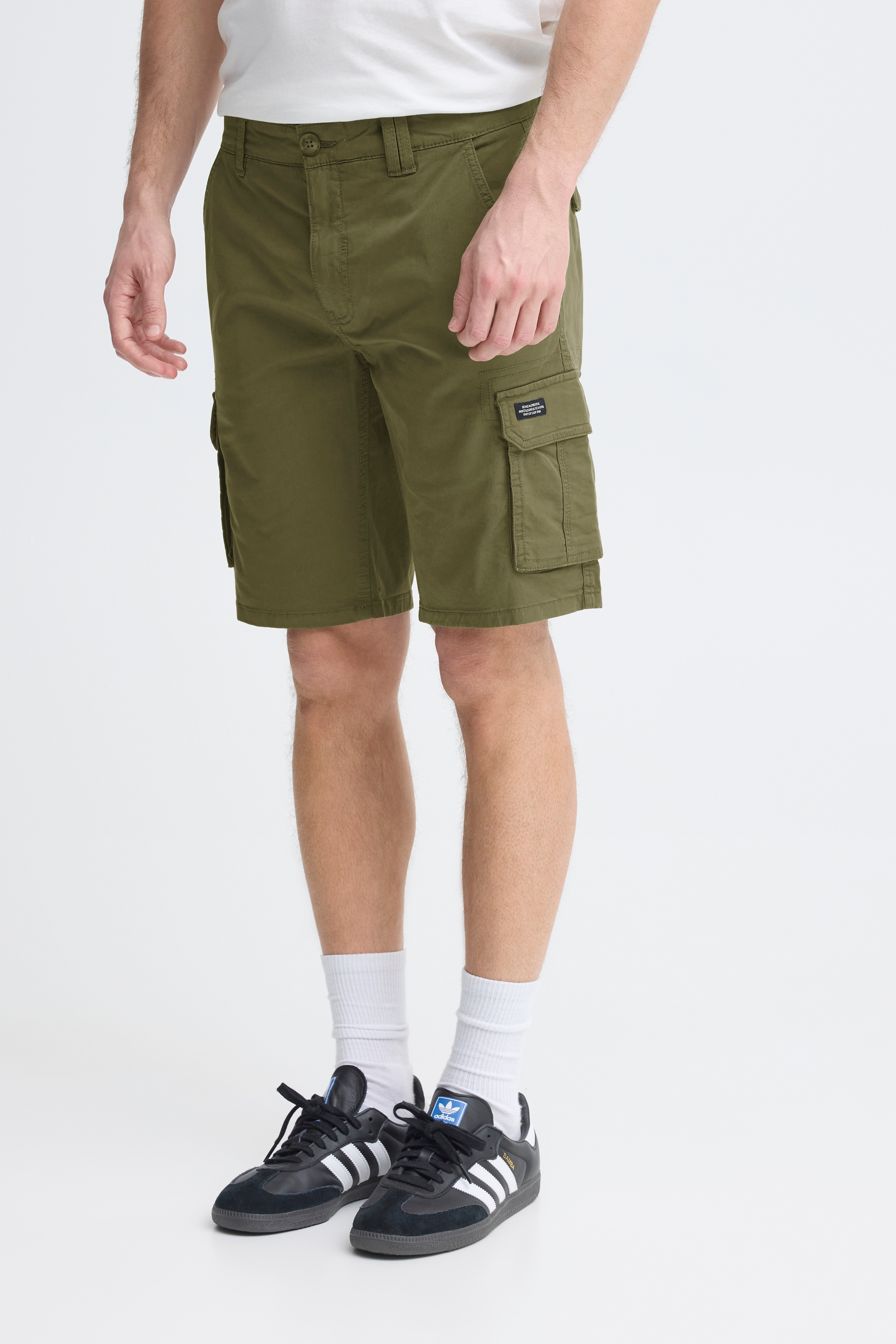 Blend Shorts "BHMORGAN REG CARGO SHORTS" aus Baumwolle und Elasthan, Regular Fit, knielange Schnittform