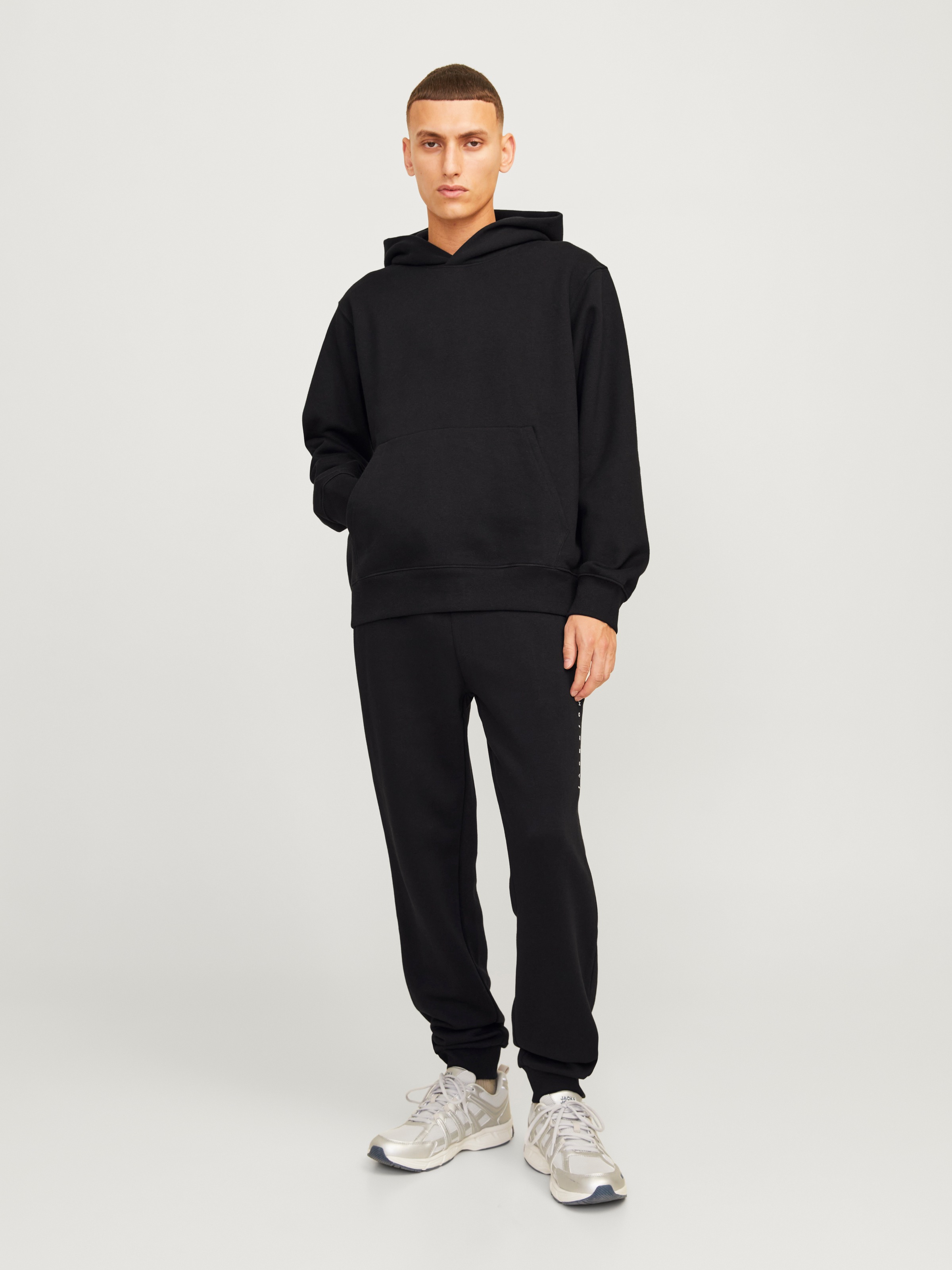 Jack & Jones Kapuzensweatshirt »JJEURBAN EDGE SWEAT HOOD NOOS«, mit Kängurutasche