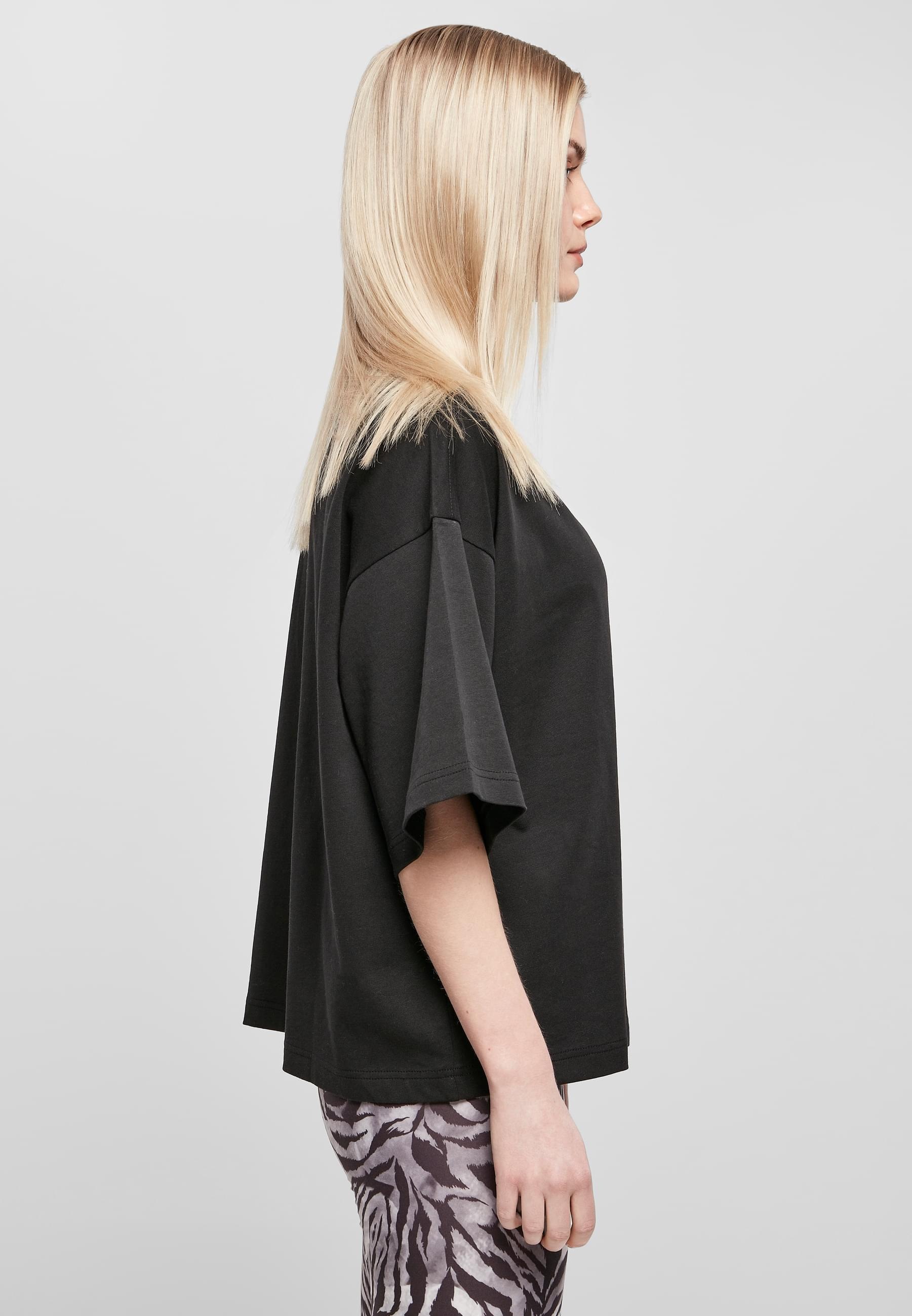 URBAN CLASSICS Kurzarmshirt »Urban Classics Damen Ladies Organic Heavy Tee«, (1 tlg.)