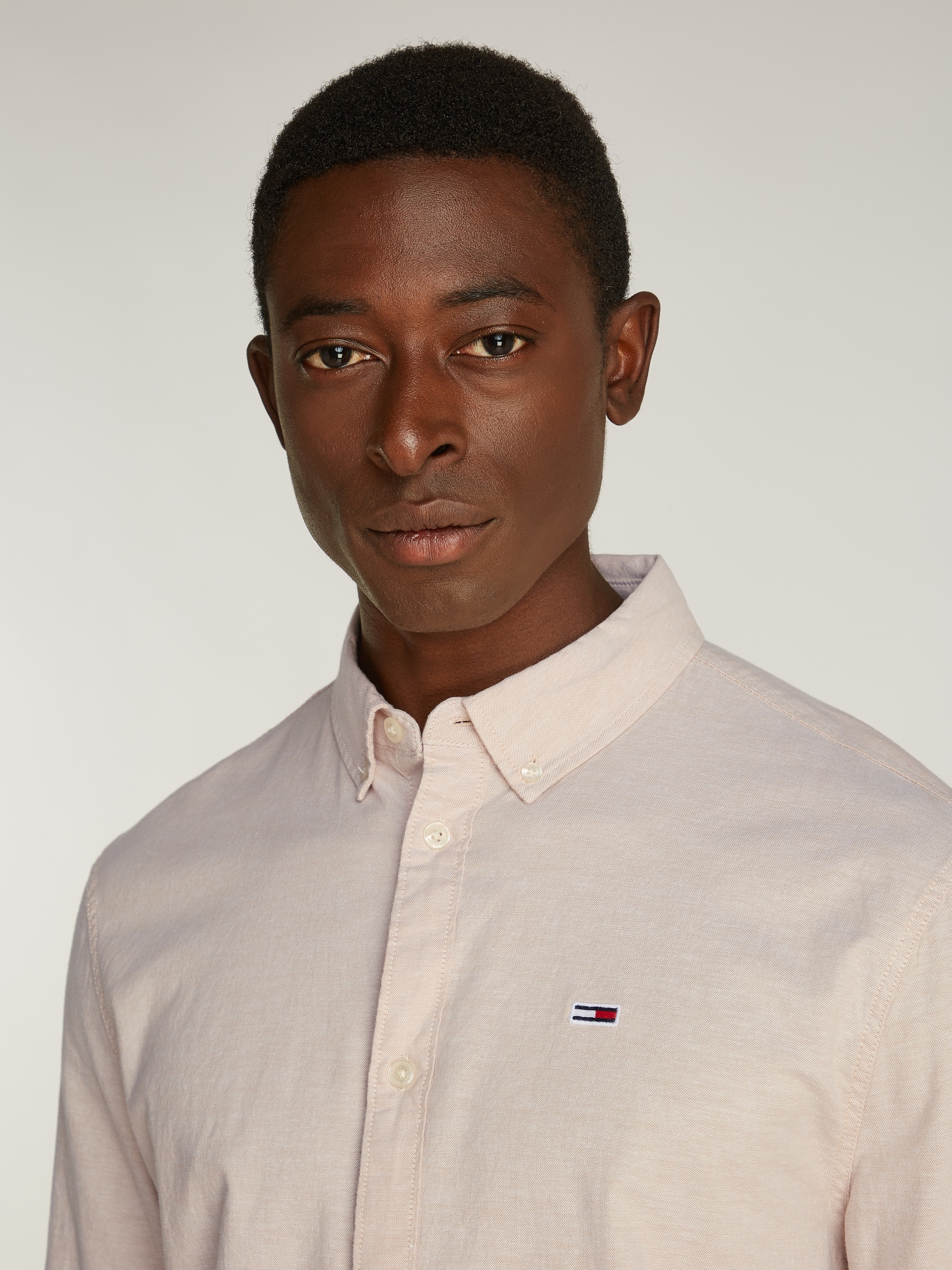 Tommy Jeans Langarmhemd »TJM Slim Stretch Oxford Shirt« mit Flaglabel auf der Brust