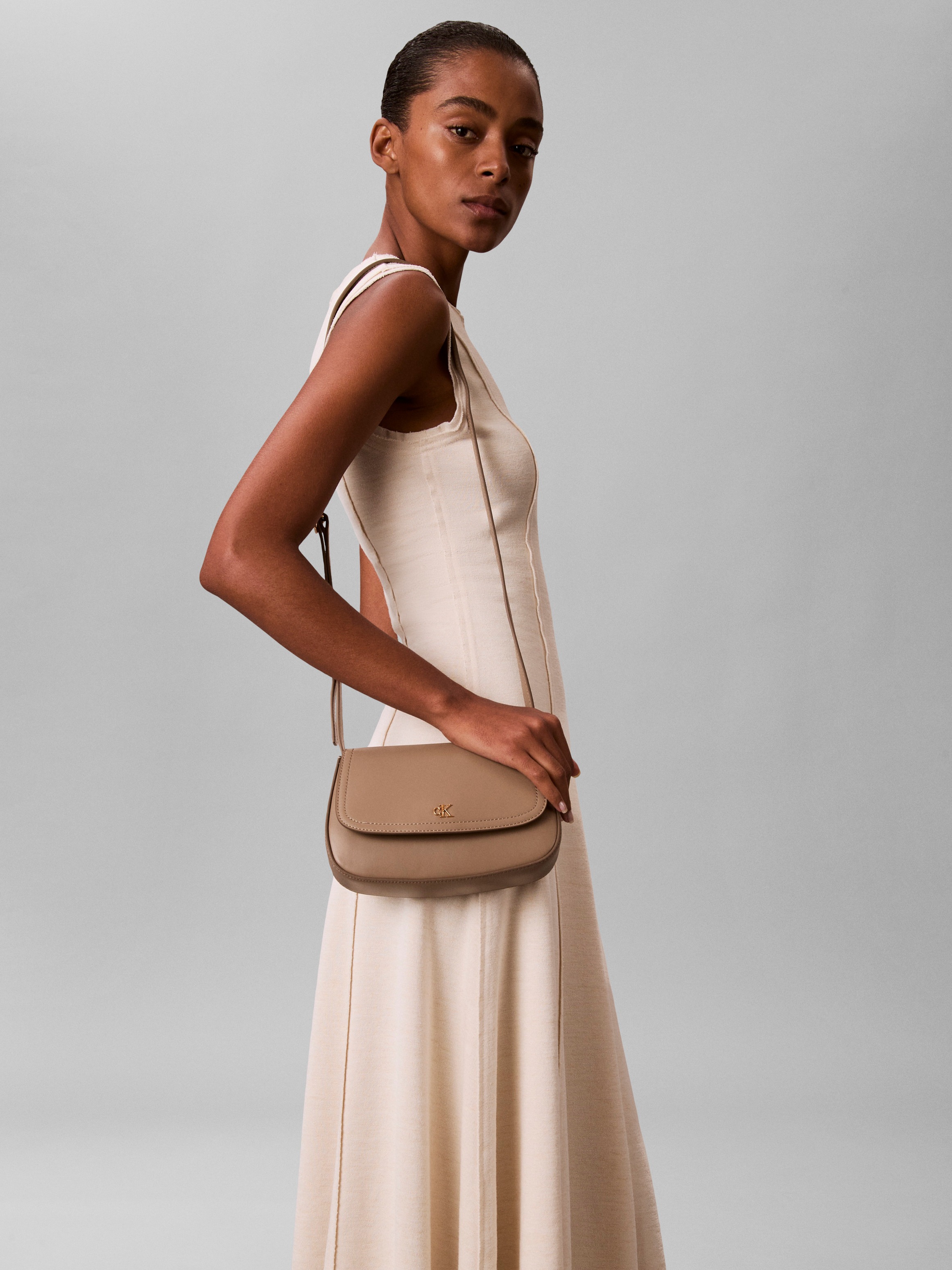 Calvin Klein Umhängetasche "CK FLAP CAMERA BAG" Damen Schultertasche, Abend günstig online kaufen