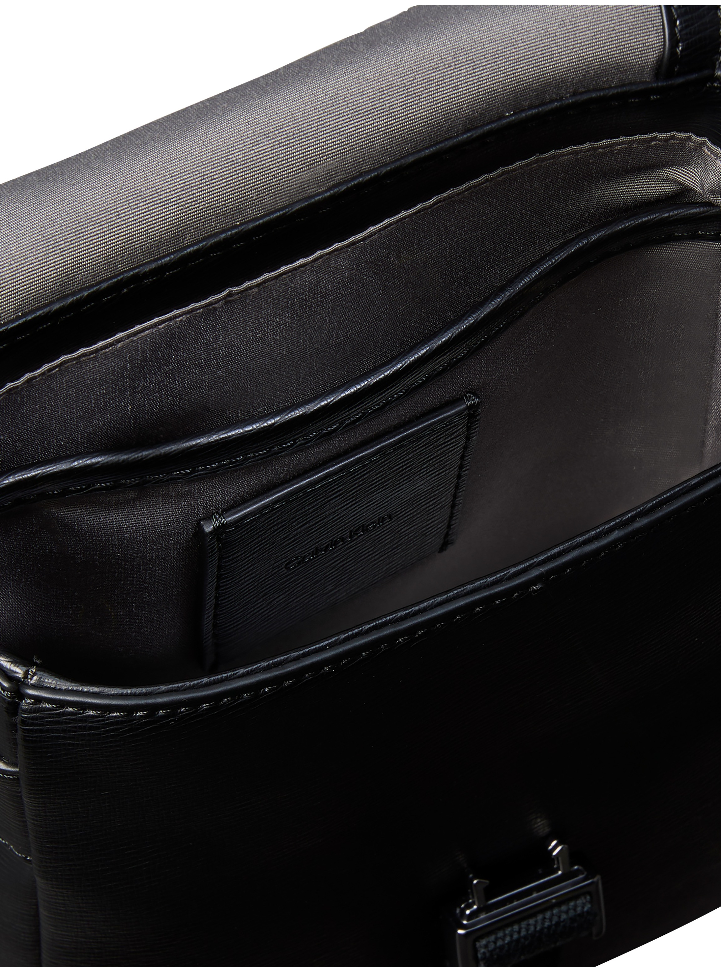 Calvin Klein Umhängetasche »EMBLEM HW REPORTER« Unisex Corss Body Bag, Schultertasche mit edlem Verschluss