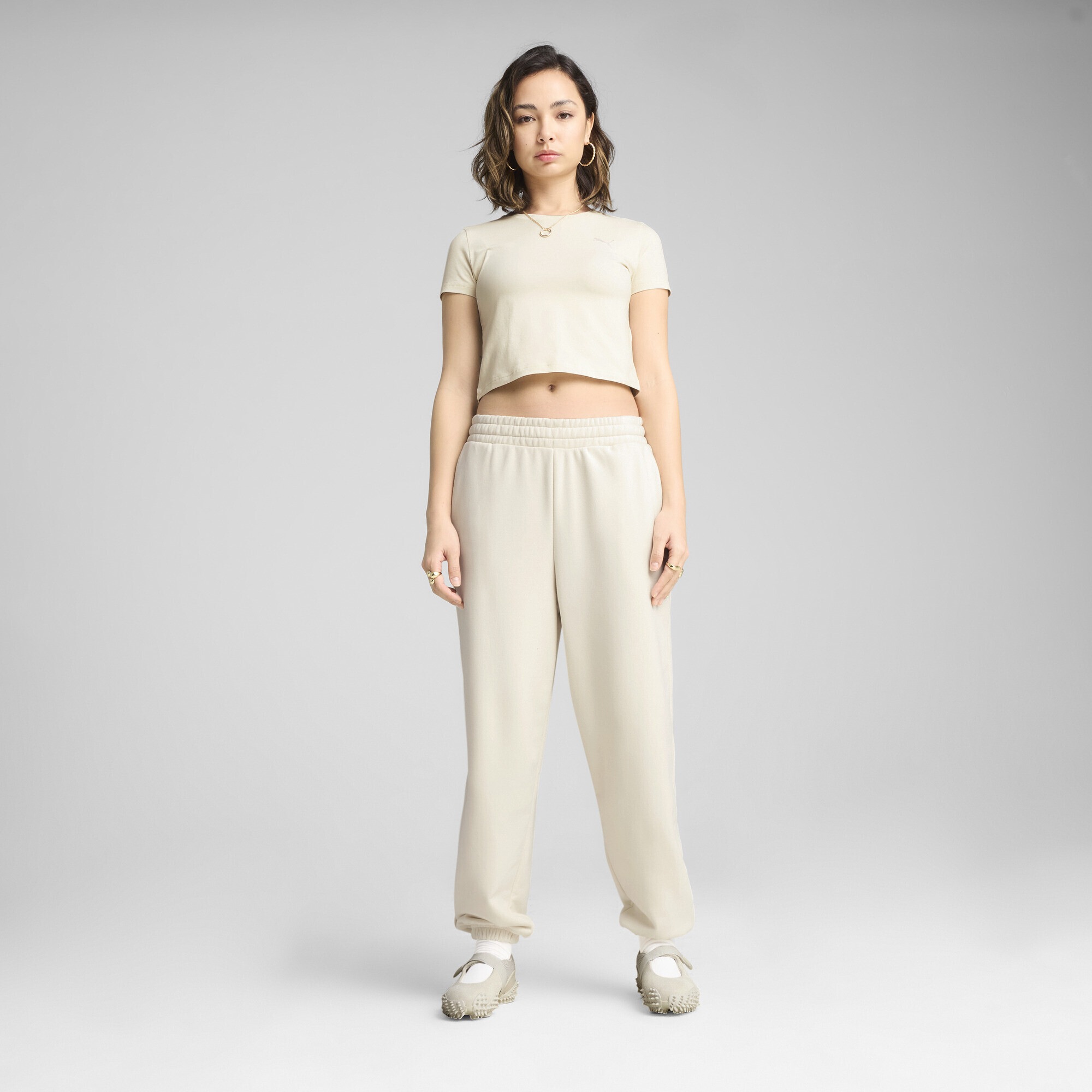 PUMA Sporthose »WARDROBE ESS Relaxed Fit Jogginghose Damen«