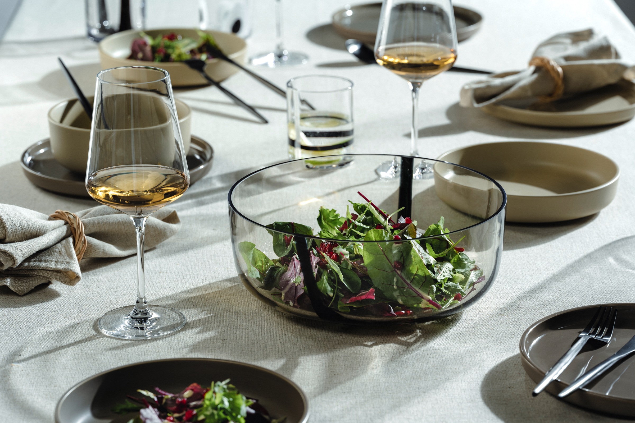 LEONARDO Schale »ALVEO, aus hochwertigem Farbglas mit Unikat-Charakter«, 1 tlg., aus Glas, spülmaschinengeeignet