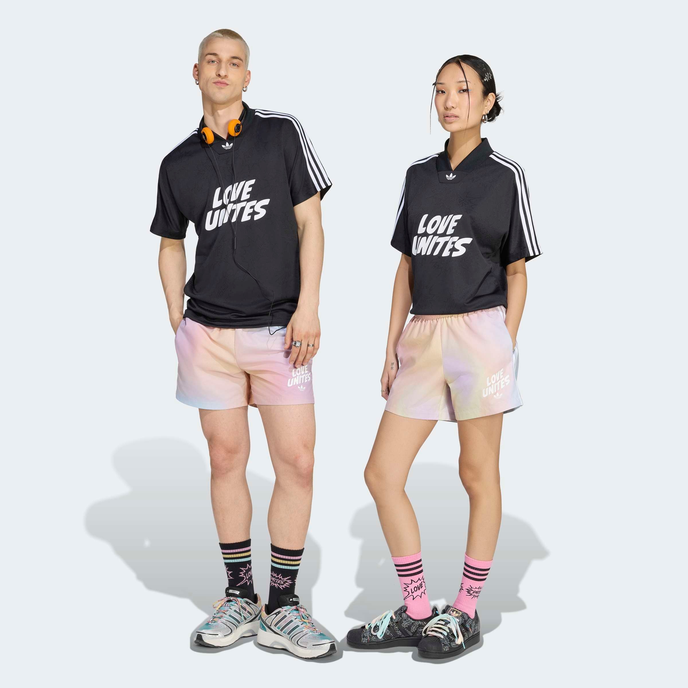 adidas Originals Shorts »PRIDE AOP«  für Schwimmen und Sportmode, ohne Verschluss, normal-weite Passform