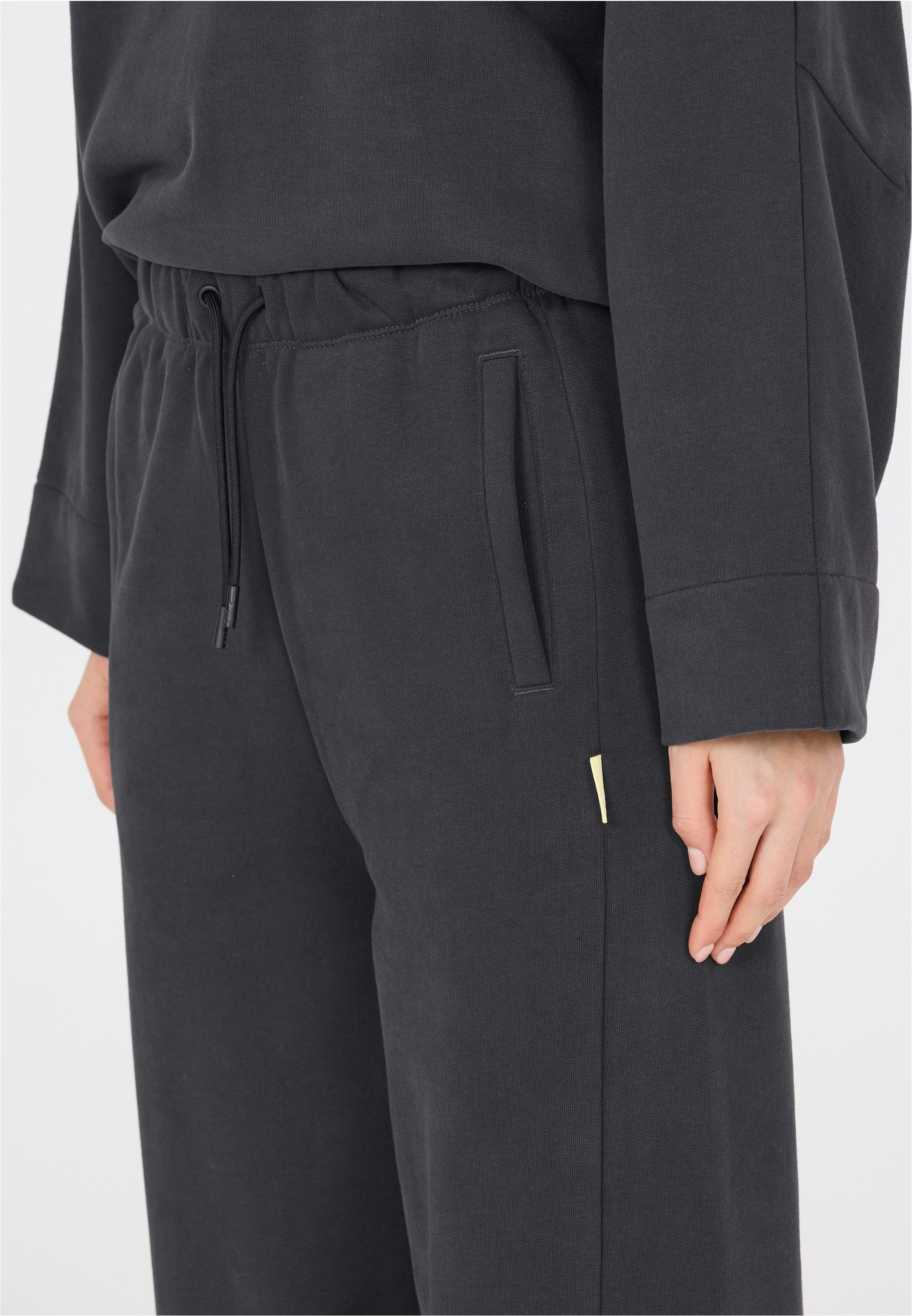 SOS Sporthose »Ramiu«, mit weichem und frischem Tragegefühl
