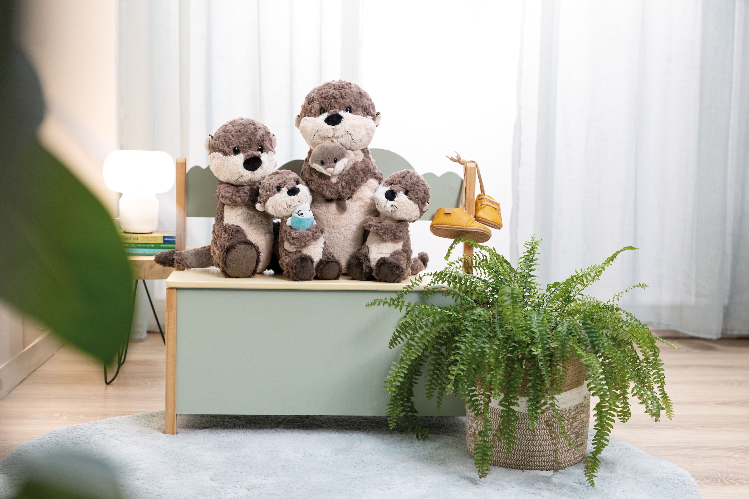 Nici Kuscheltier »Otter Oda mit Fisch, 25 cm schlenkernd«