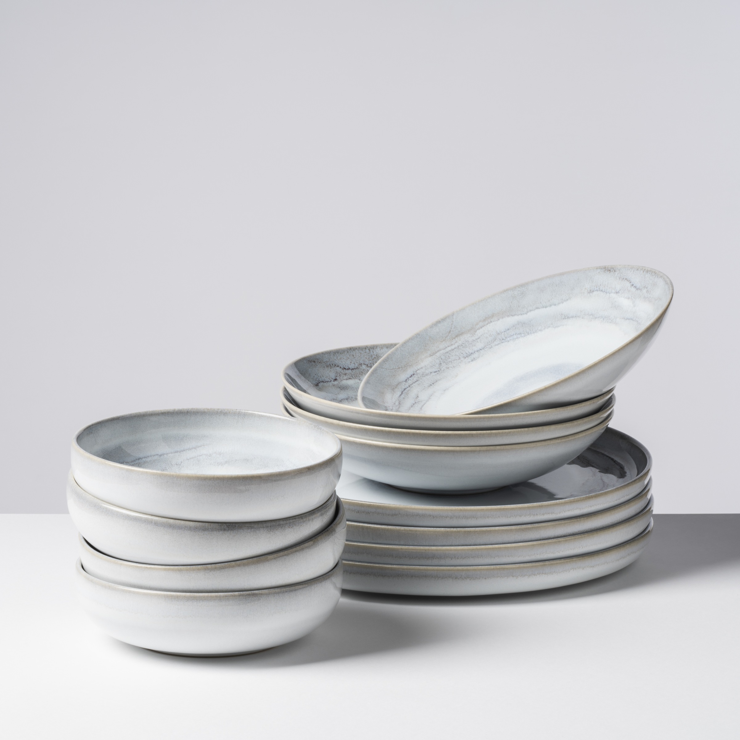 Gipfelstück Grau Weiß Tafelservice "Teller Set Geschirr-Set Service Tiefer See" Scandi-Style Jedes Stück Ein Unikat 12 Teile Für 4 Personen von Baur
