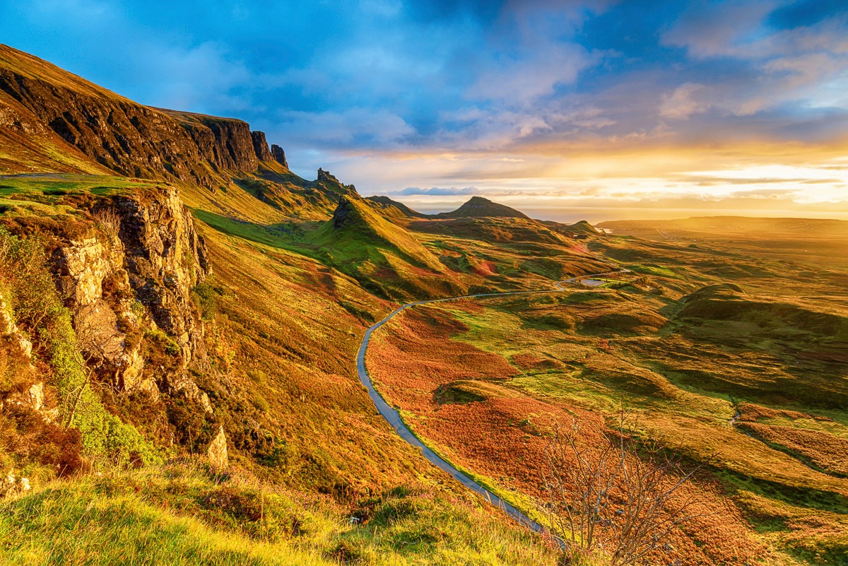 Papermoon Fototapete »Landschaft mit Fluss«
