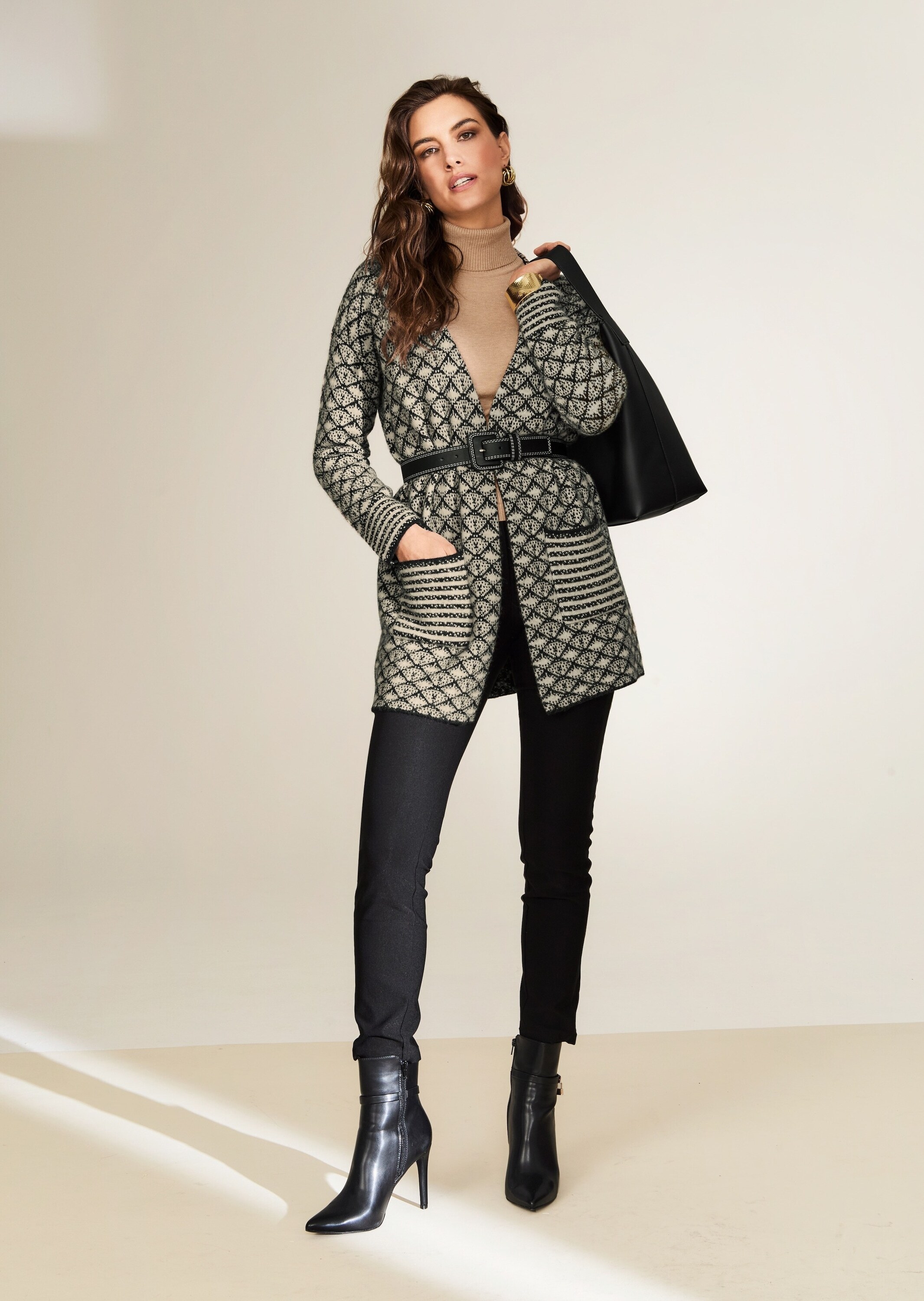 MADELEINE Strickjacke »Strickjacke Herbstcardigan mit grafischem Muster«