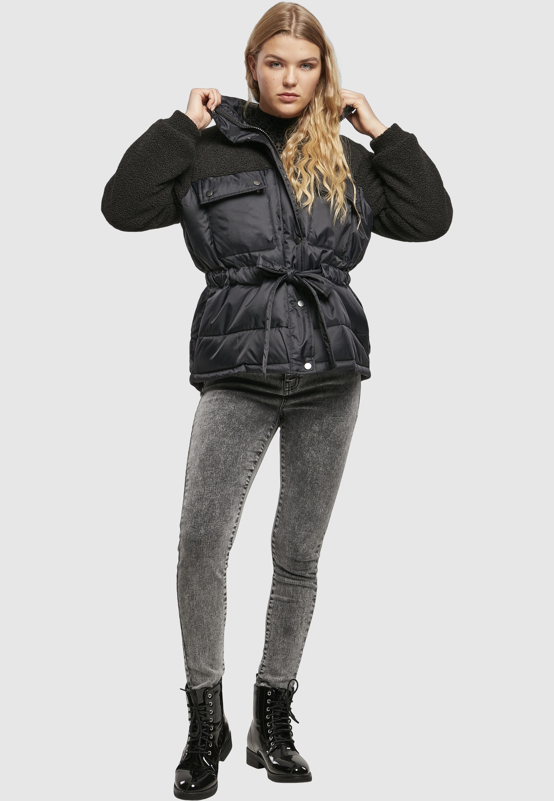 URBAN CLASSICS Winterjacke »Urban Classics Damen Ladies Sherpa Mix Puffer Jacket« 1 Stk. tlg. ohne Kapuze