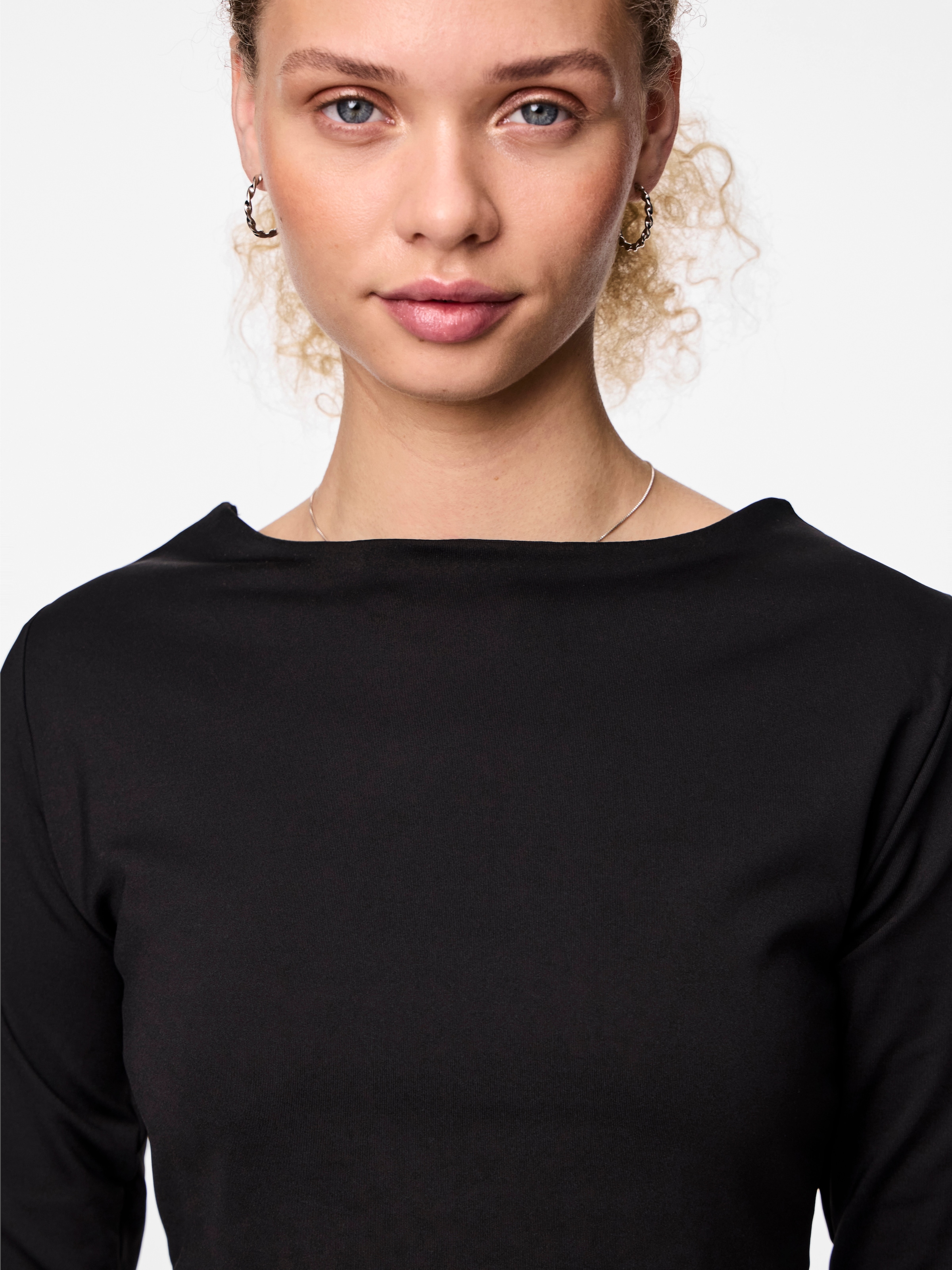 pieces Langarmshirt »PCNEJA LS REVERSIBLE TOP NOOS EXP BC« 2 in 1 umkehrbar 2 Ausschnittvarianten