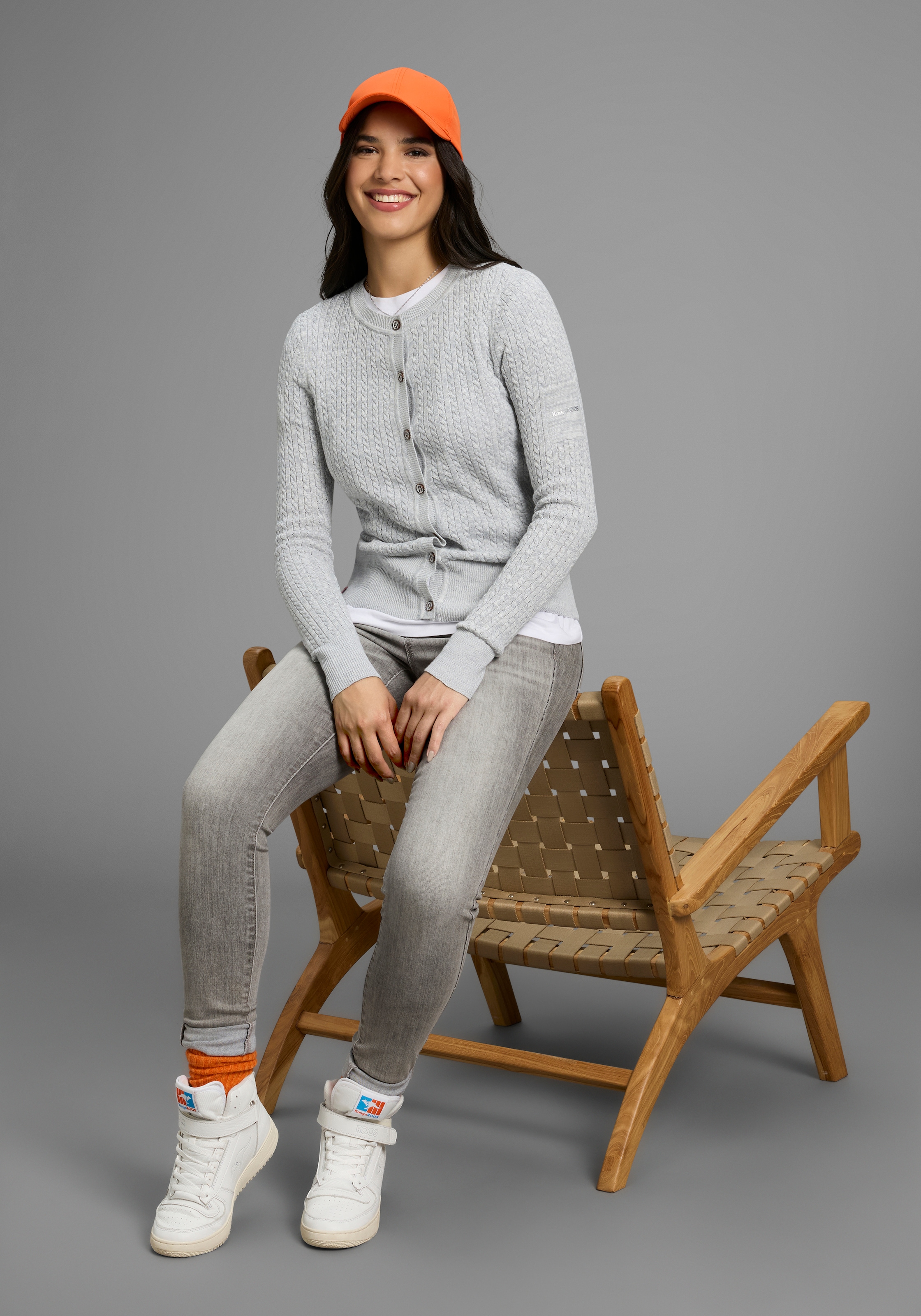 KangaROOS Strickjacke, Strickjacke mit Zopfmuster in mélange Optik - NEUE-KOLLEKTION