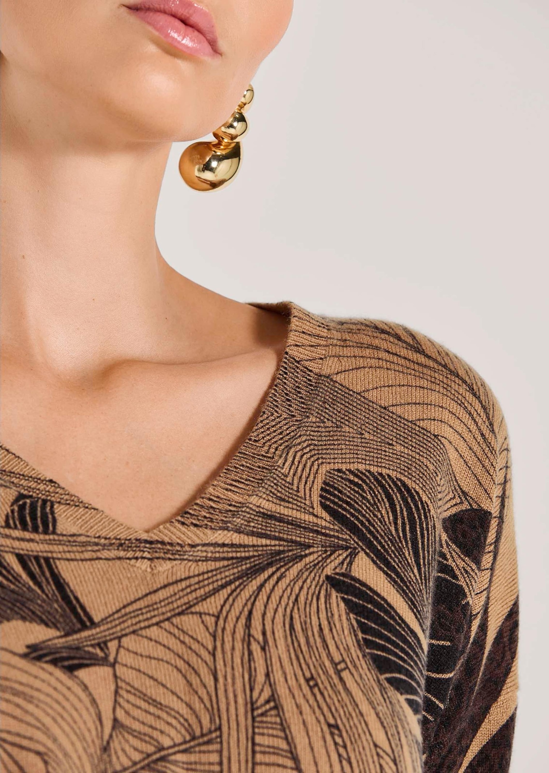 MADELEINE Longpullover »Kaschmirpullover Kaschmirpullover mit V-Ausschnitt«