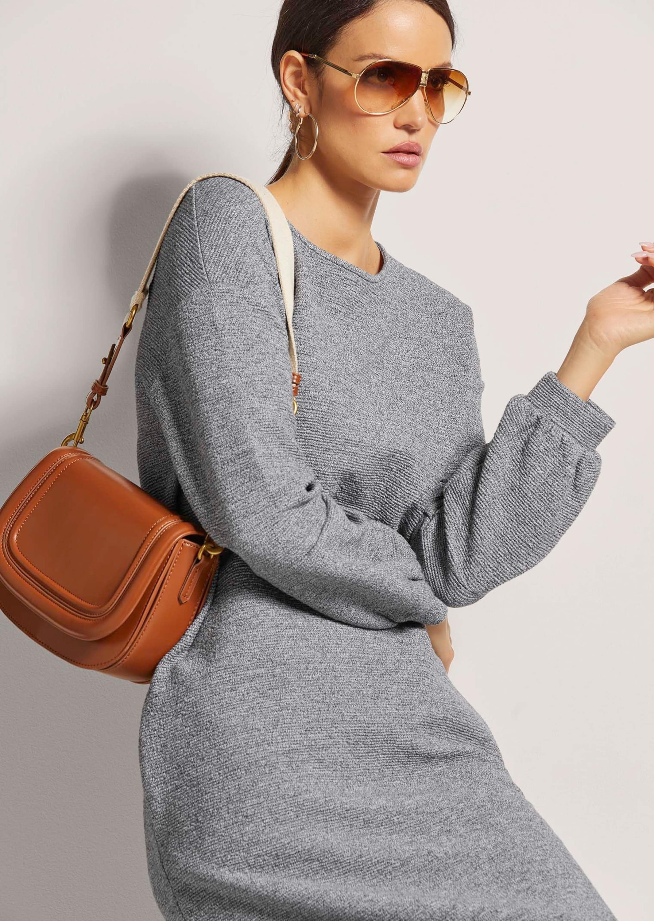 MADELEINE Sommerkleid »Kleid Lässiges Rundhals-Kleid mit Taschen«