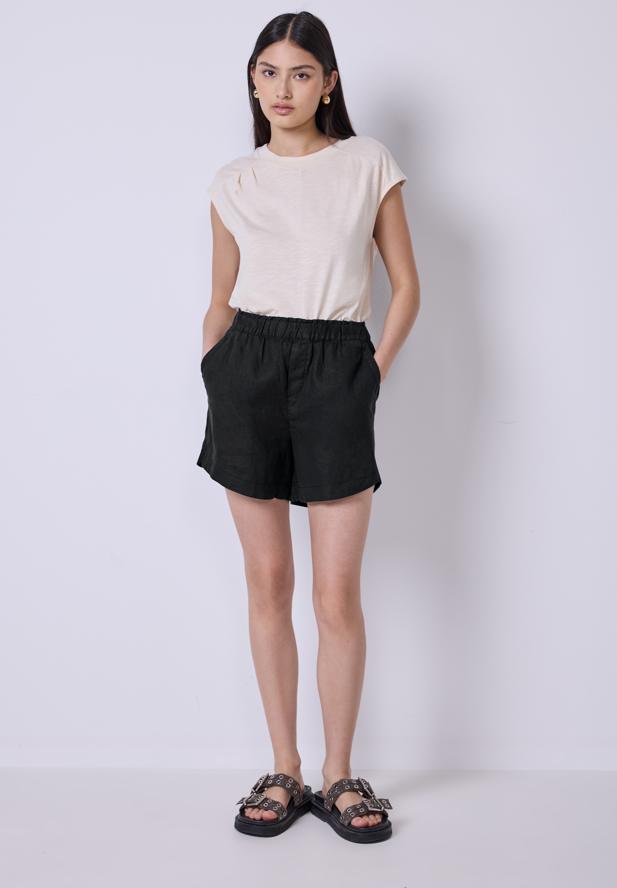 STREET ONE STUDIO Shorts, mit seitlichen Einschubtaschen