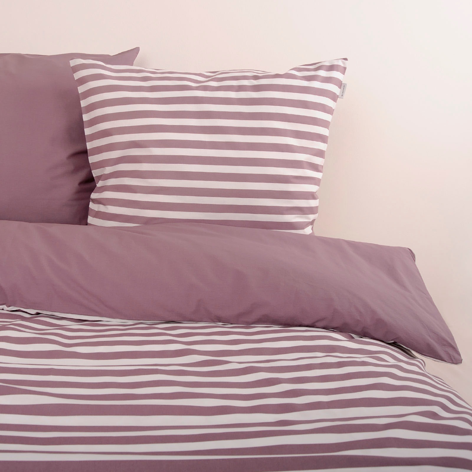 TOM TAILOR HOME Bettwäsche »MEDIUM STRIPES in Gr. 135x200cm, 155x220cm oder 200x220cm«, new bedroom, mit farbigem Markenreißverschluss