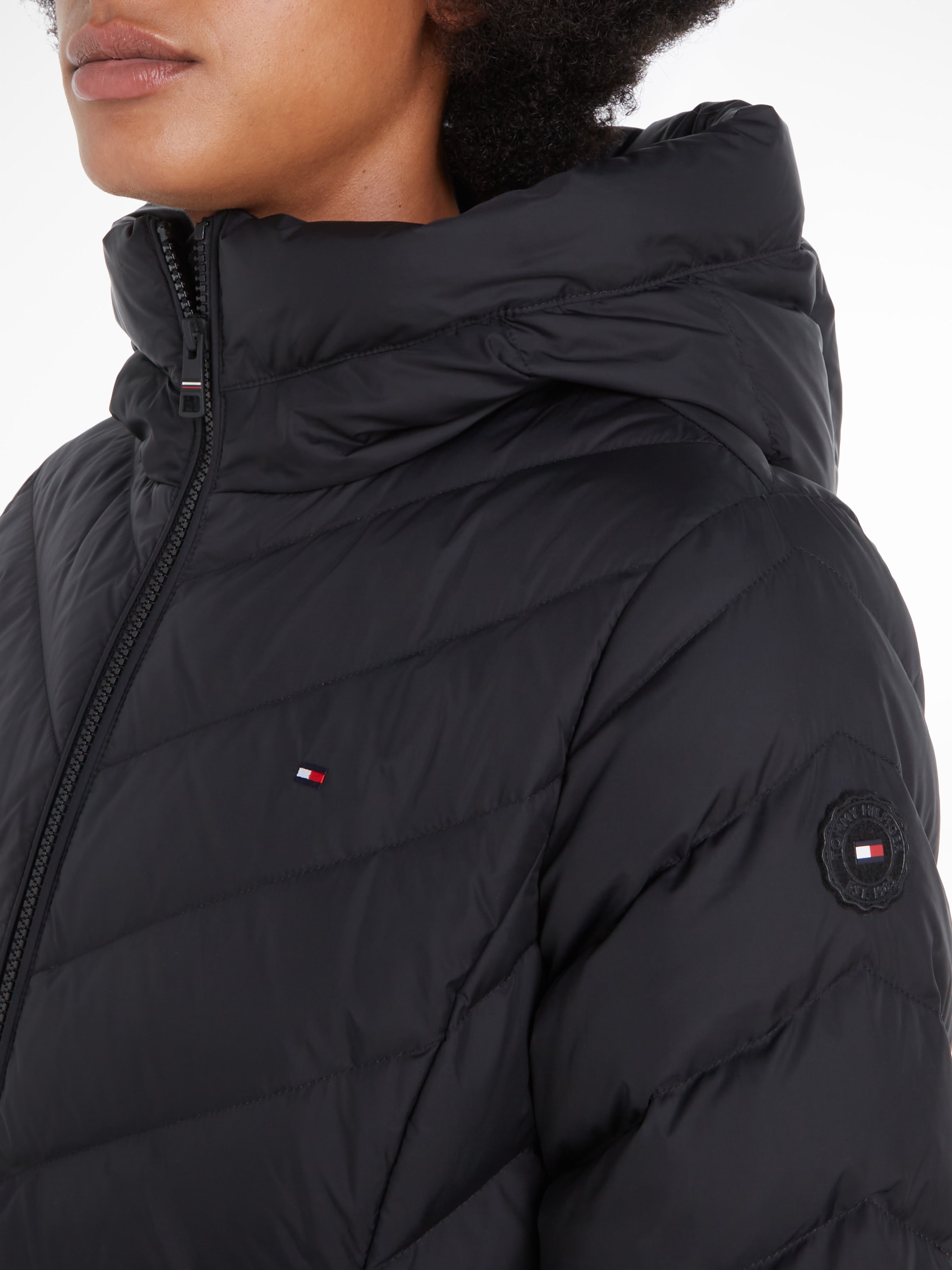 Tommy Hilfiger Steppmantel »CHEVRON MW PADDED COAT«, mit mittelstarker Wattierung und Tommy Hilfiger Markenlabel