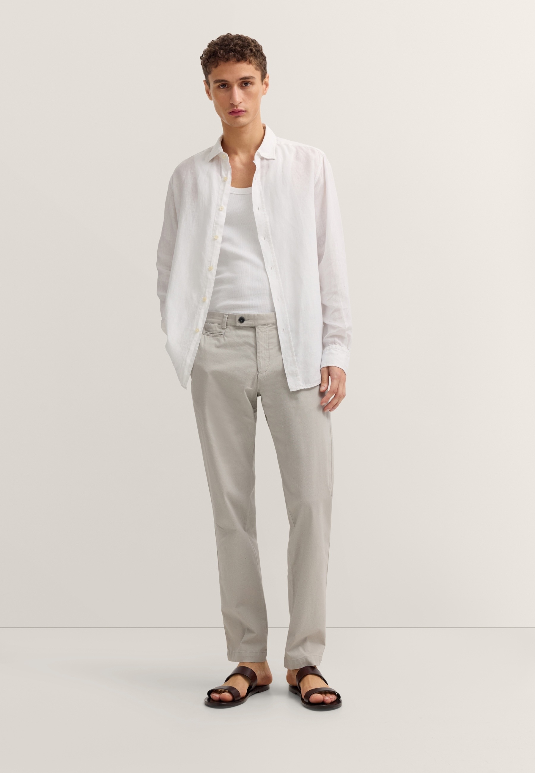 Bugatti Herren Chino Hose Modern Fit Grau 3
