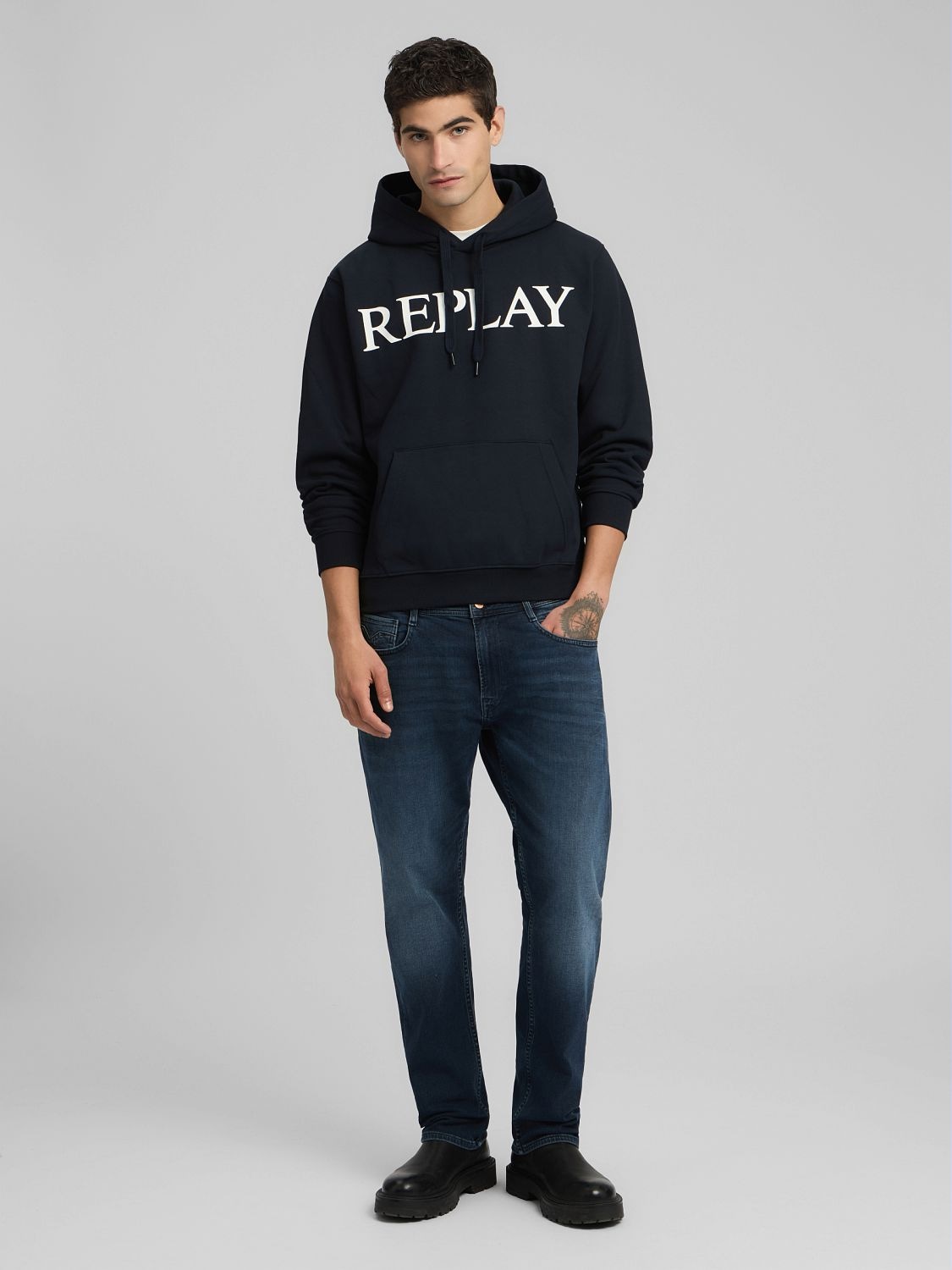 Replay , mit großem Markenprint vorn
