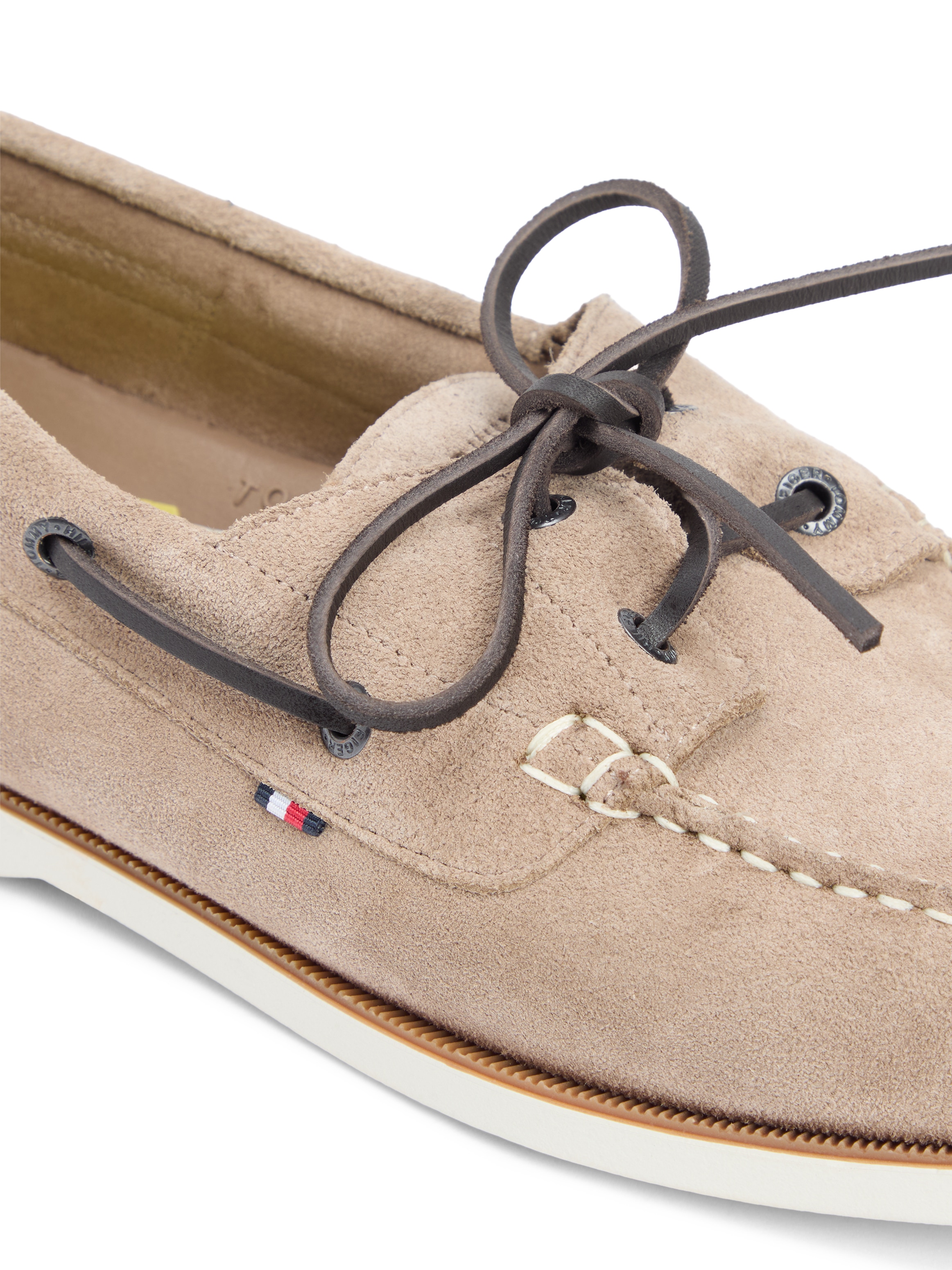 Tommy Hilfiger Bootsschuh »TH BOAT SHOE CORE SUEDE«  Bootsschuh, Schnürer mit Ziernaht und Durchzügen